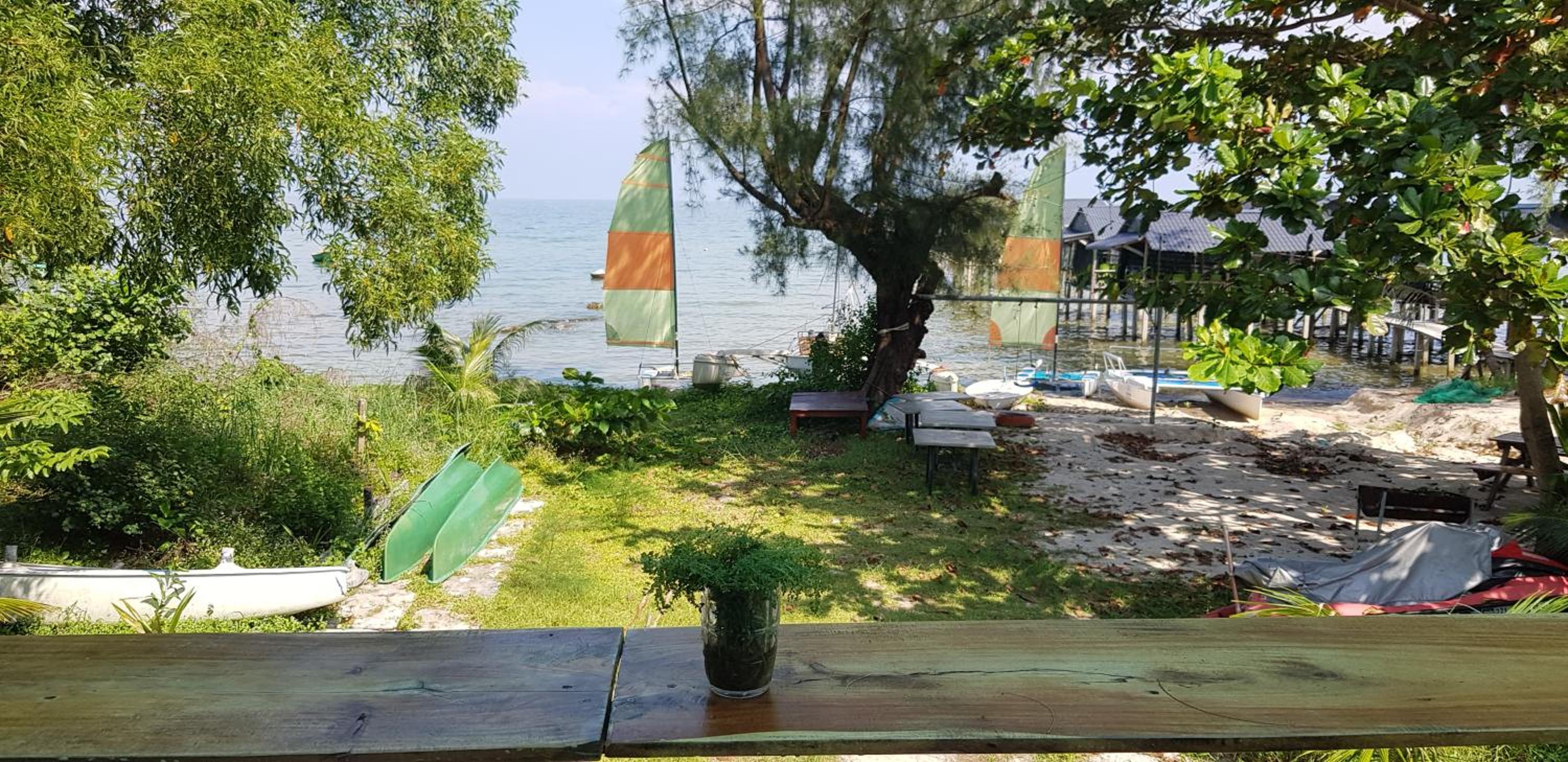 Old Sailor's Sunrise Beach Front House