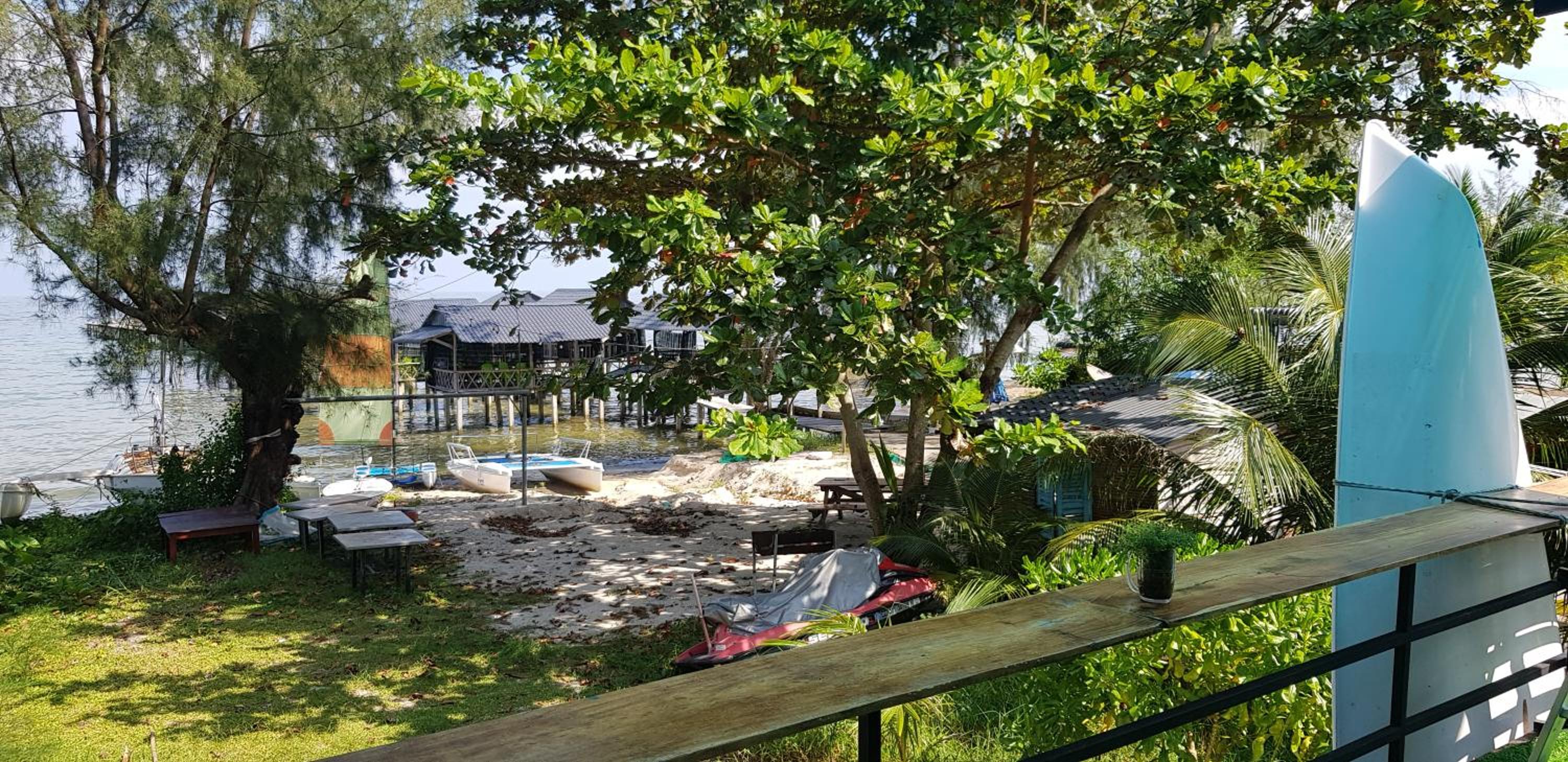 Old Sailor's Sunrise Beach Front House