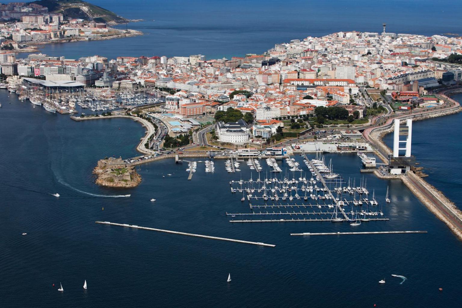 Lux Maria Pita Corazon de Coruña photo 4