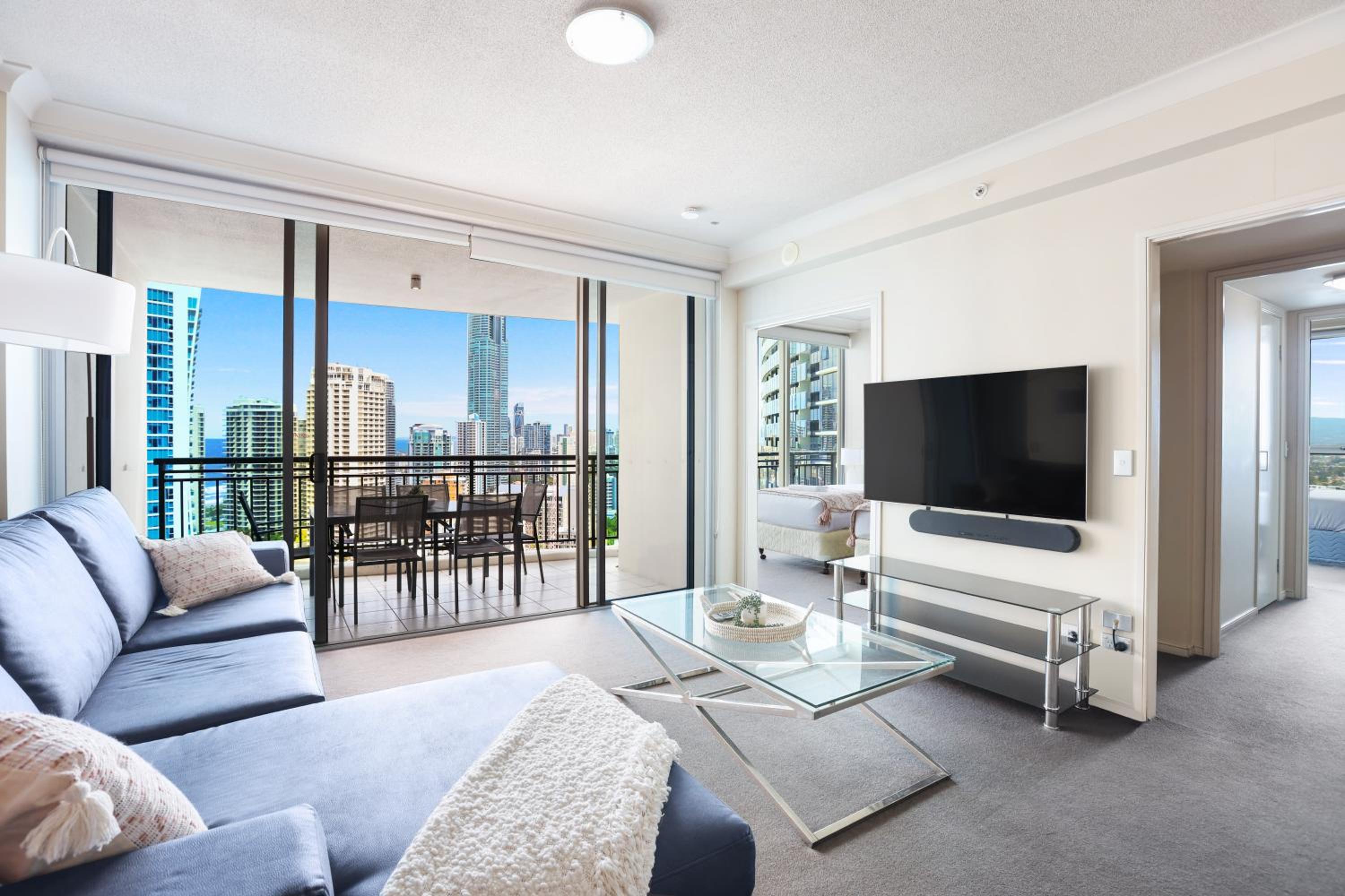 Amazing Chevron Heart of Surfers Apartment