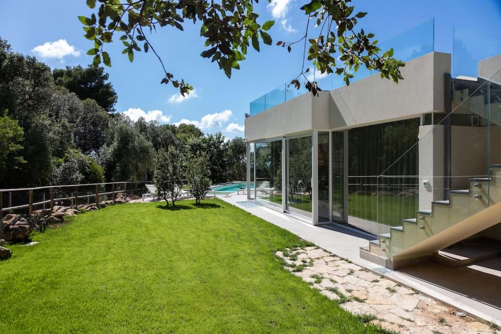Modern villa with heated pool and sauna