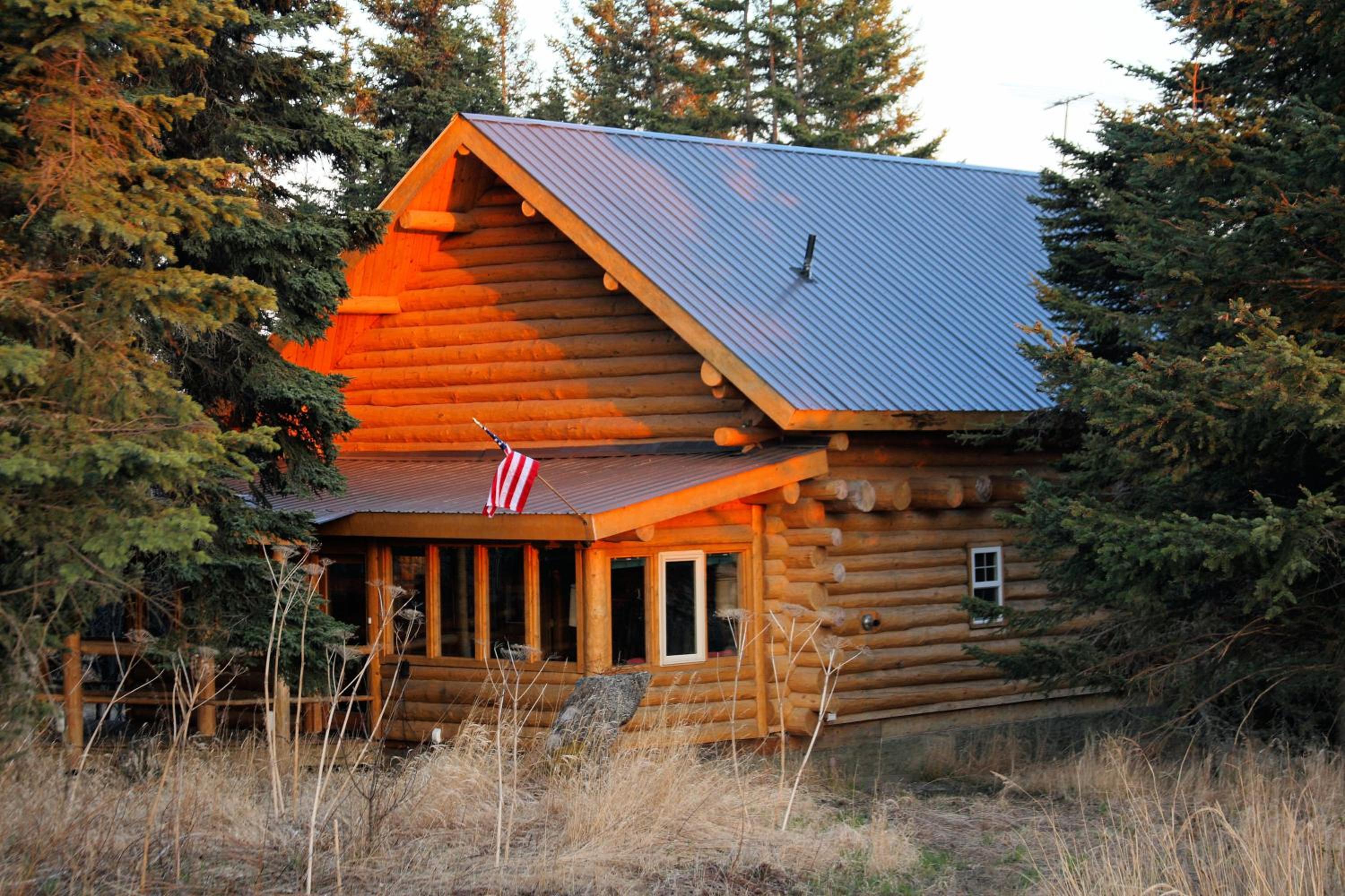 Homer Vacations - Wise Old Hunter Lodge - Property Image 1