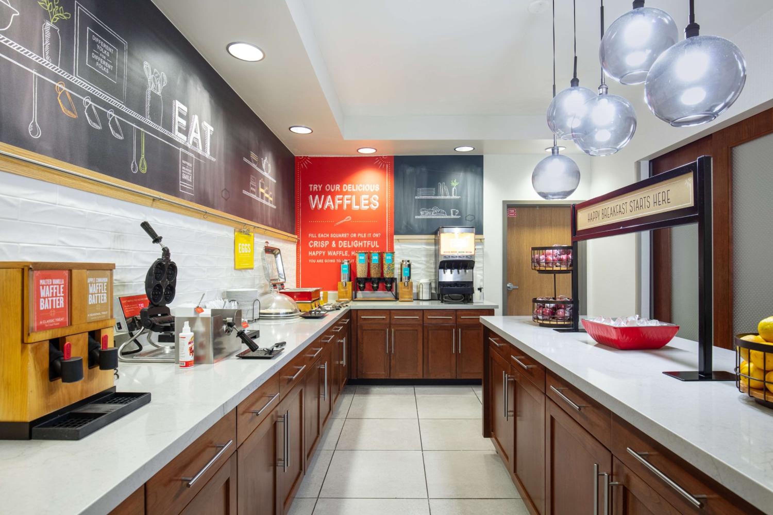 Medford Vacations - Hampton Inn Medford - Property Image 2