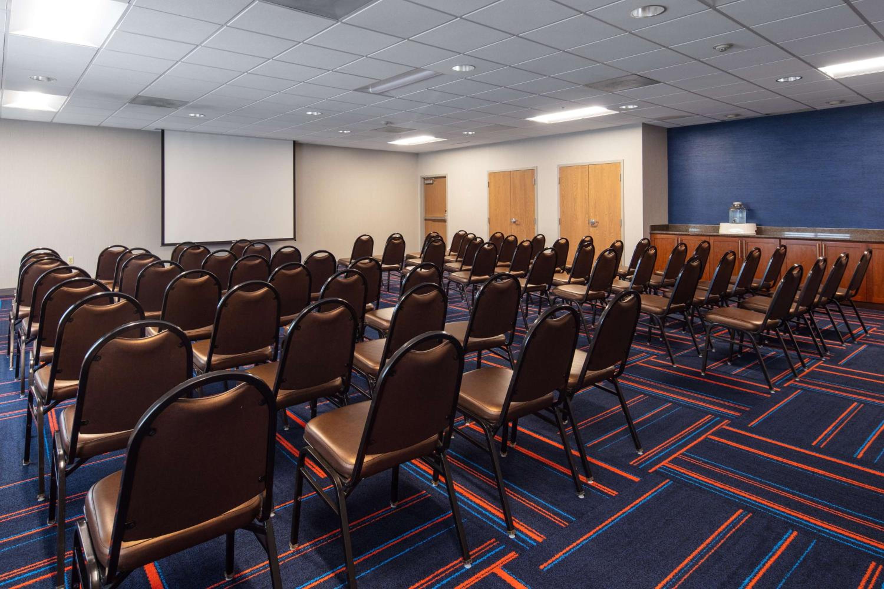 Medford Vacations - Hampton Inn Medford - Property Image 24