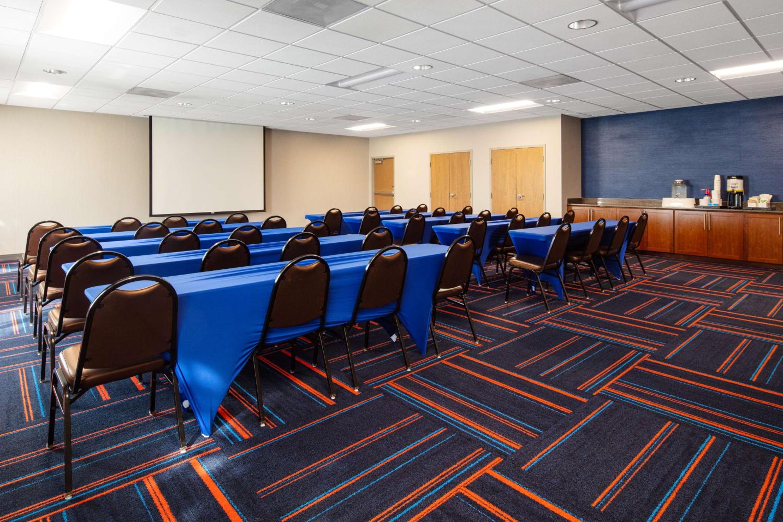 Medford Vacations - Hampton Inn Medford - Property Image 37