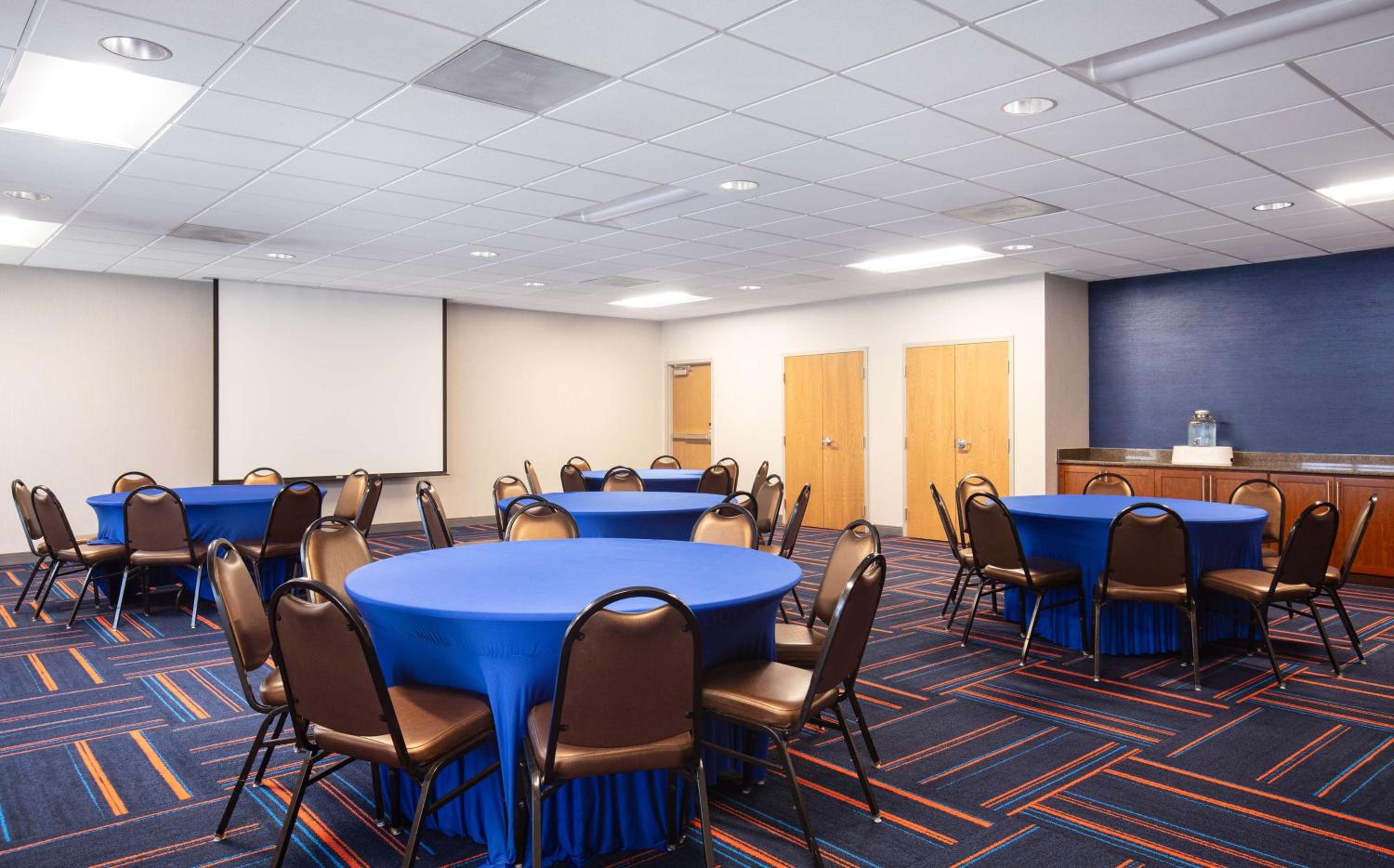Medford Vacations - Hampton Inn Medford - Property Image 38