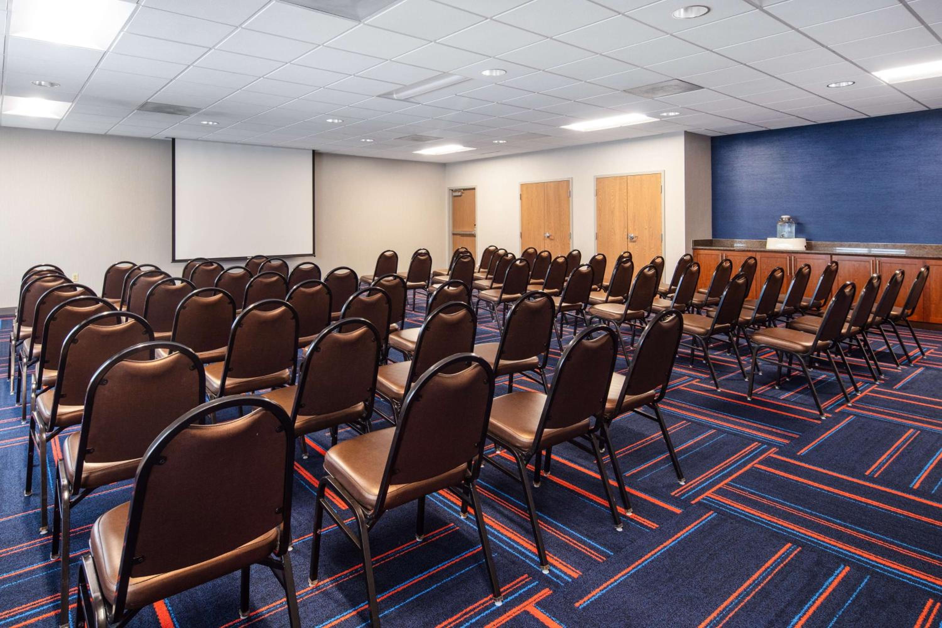 Medford Vacations - Hampton Inn Medford - Property Image 39
