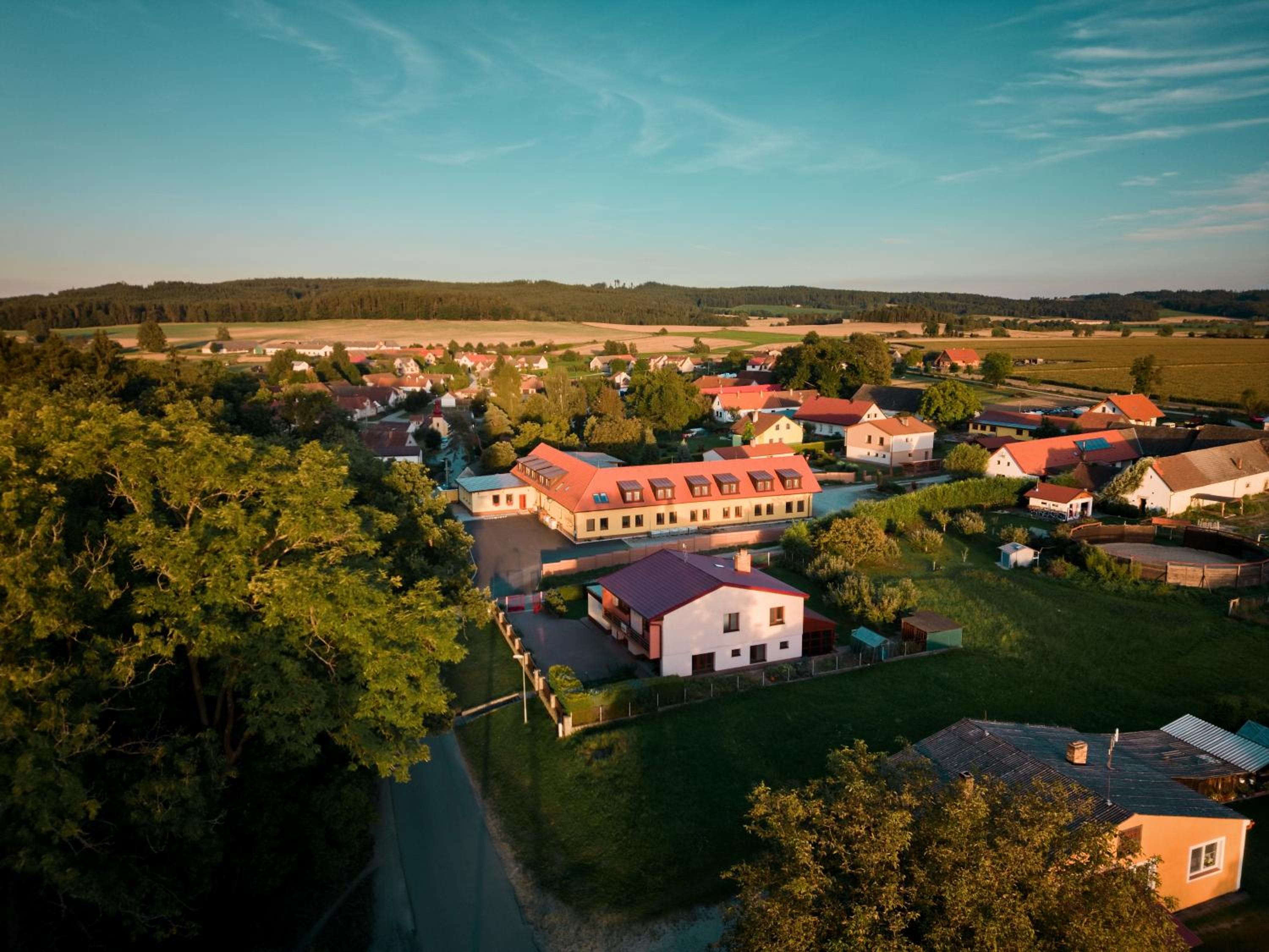 Penzion a restaurace Zlatovláska u zámku Červená Lhota