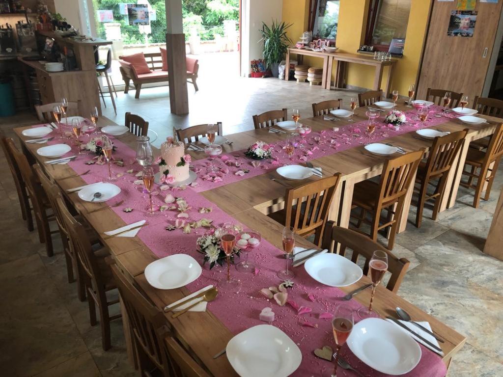 Penzion a restaurace Zlatovláska u zámku Červená Lhota