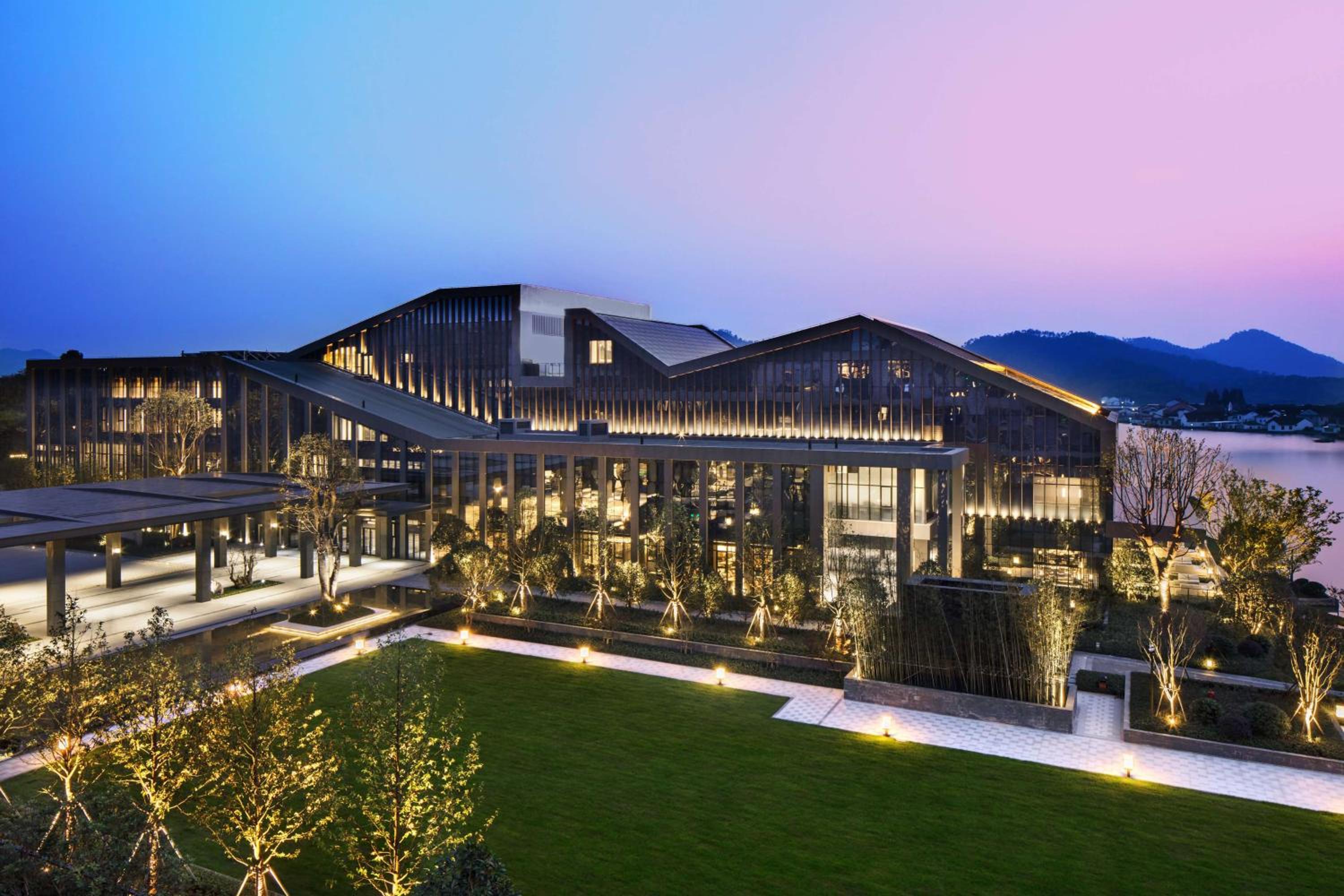 Hilton Ningbo Dongqian Lake