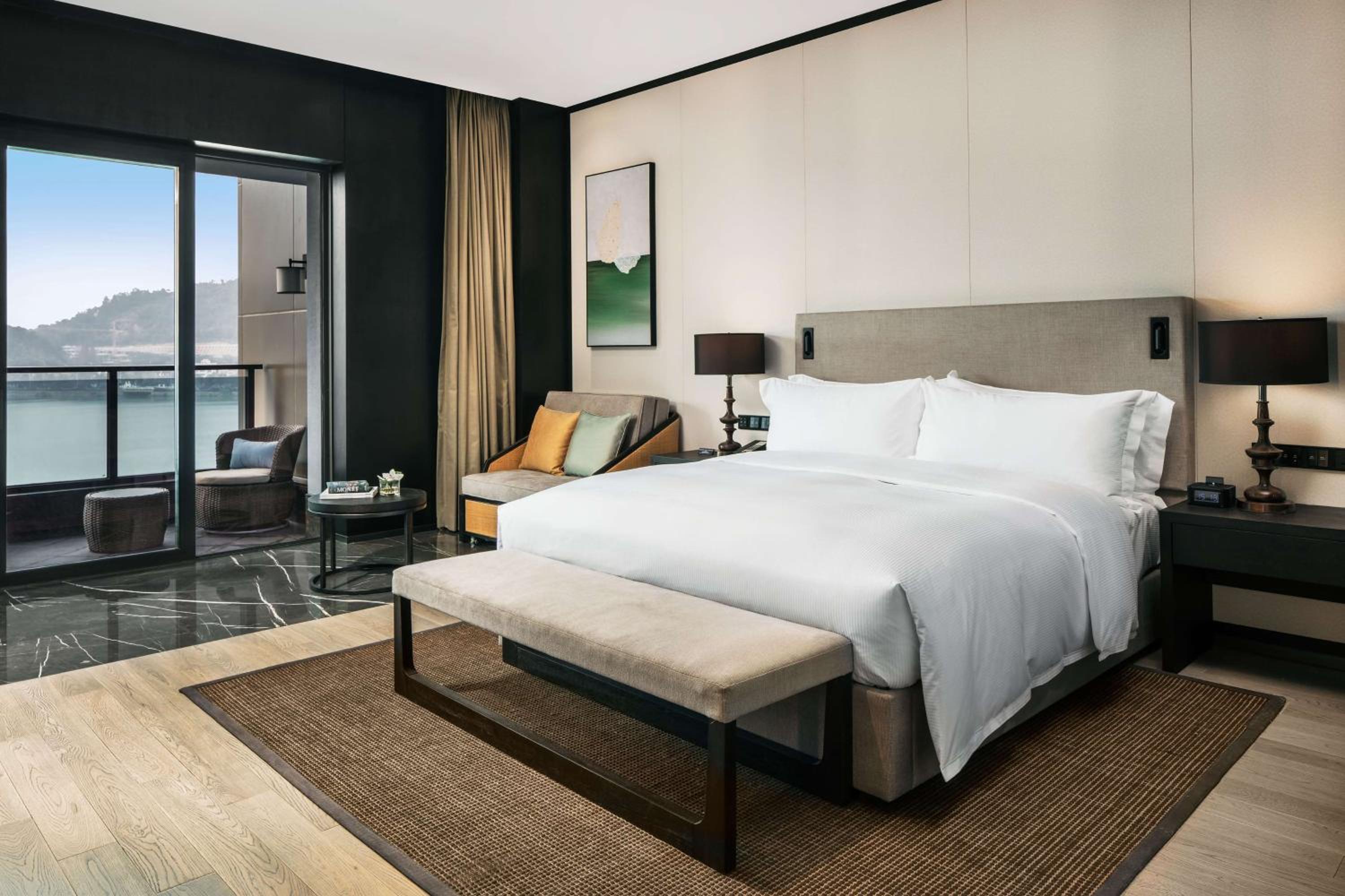 Hilton Ningbo Dongqian Lake
