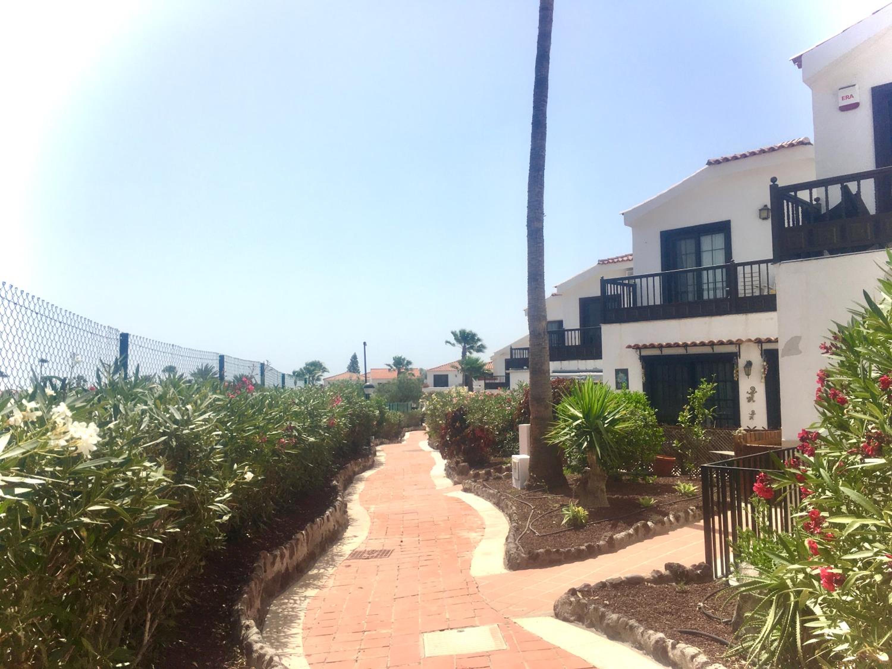 Cosy Flat near Golf Club - Heated Pool, Terrace, Garden, Wi-Fi view 5