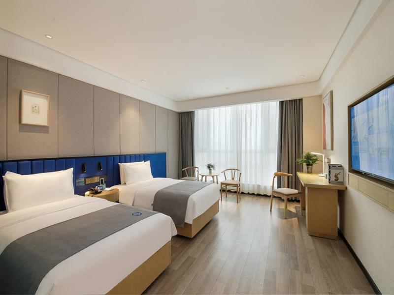 LanOu Hotel Taikoo Li Night Market Kuqa City