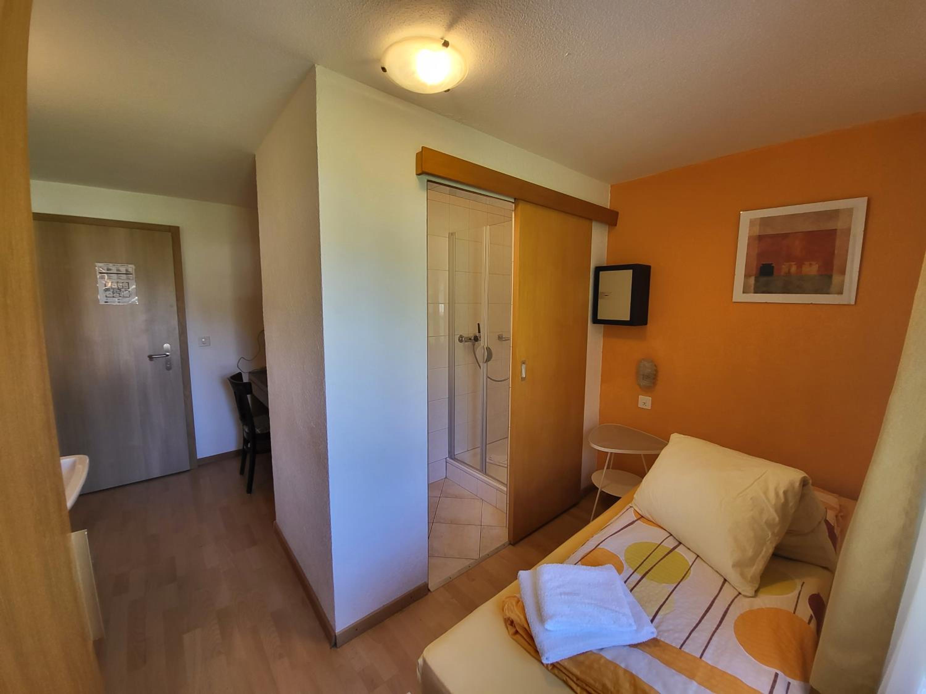Photo 16