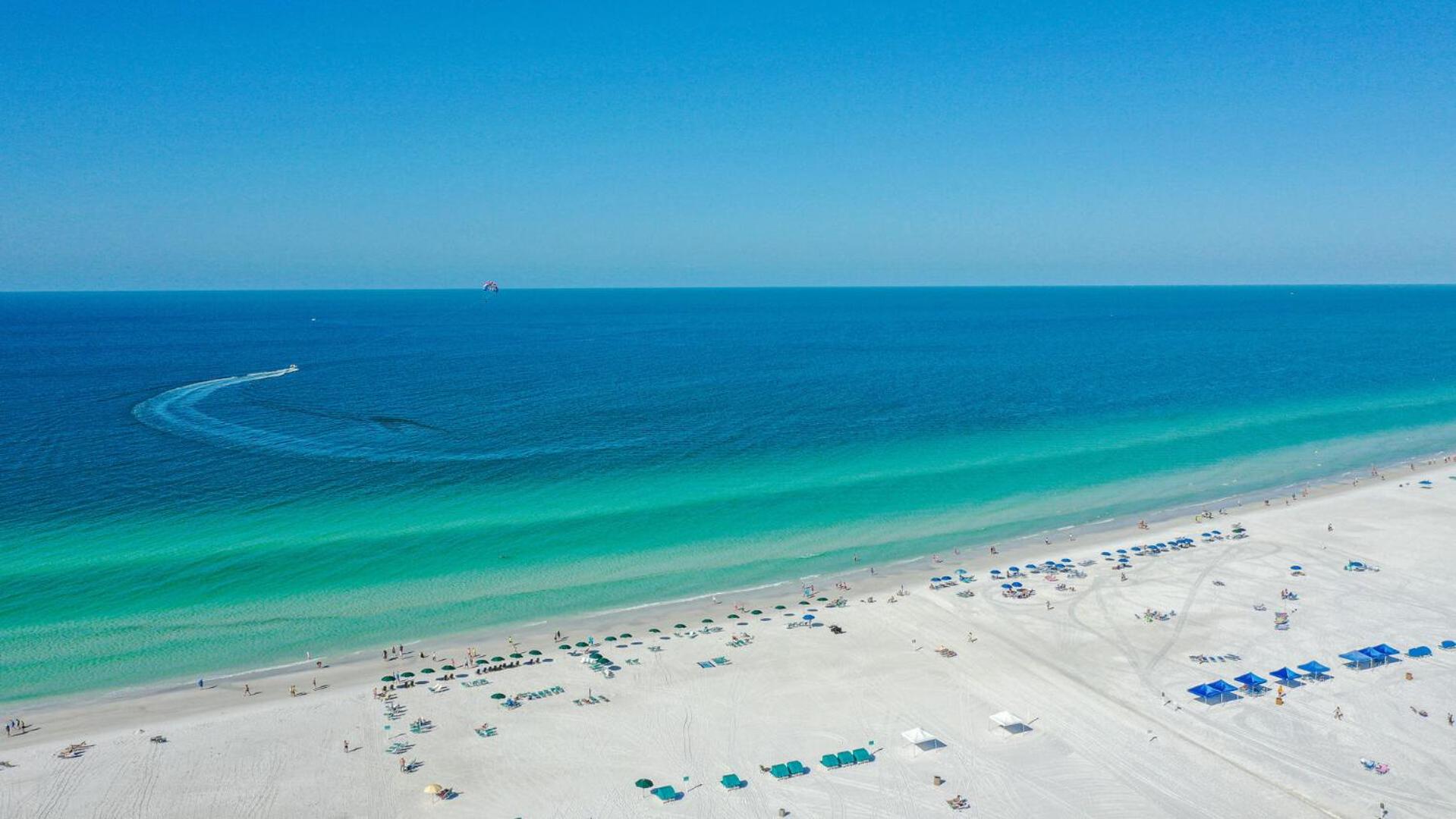 Gulf side, spacious 1 bedroom, 1 bath, 200 steps to Crescent Beach view 5