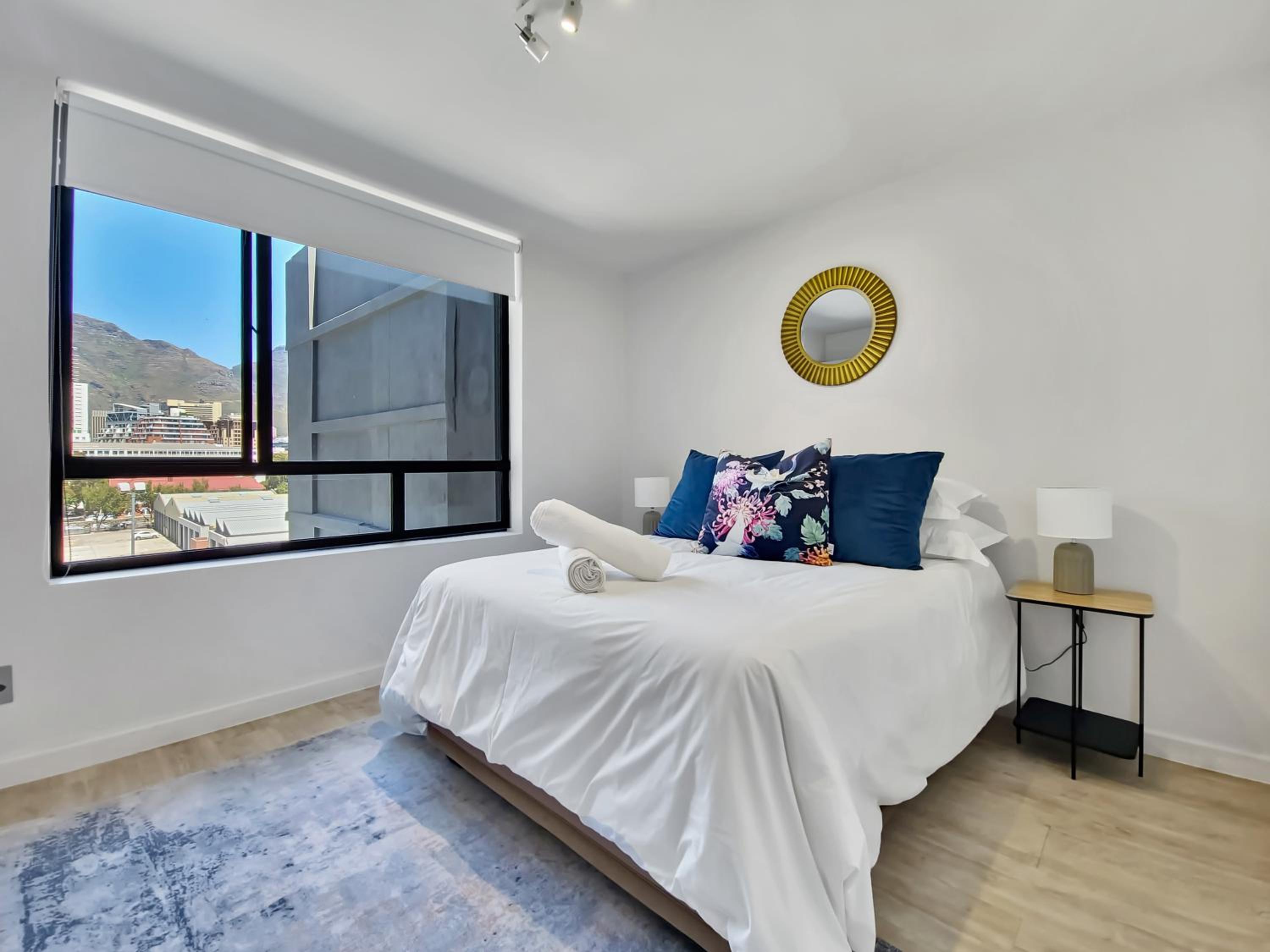 Chic, 2 bed with mountain views! Walk to the waterfront! view 2