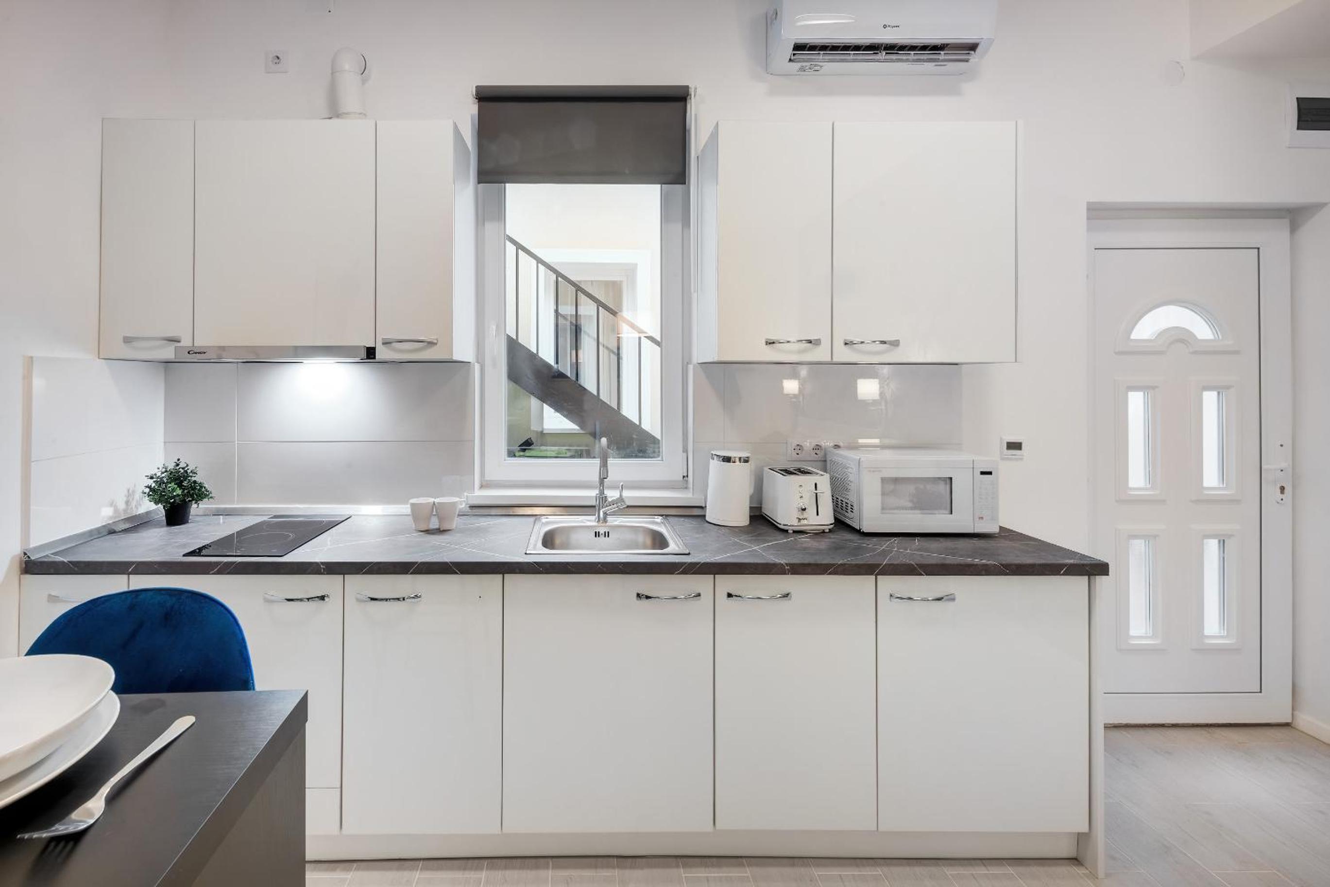 Modern Stay in Authentic Central Area view 4