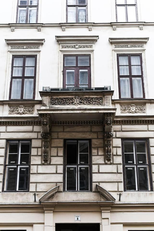 Very central apartment close to Basilica view 4