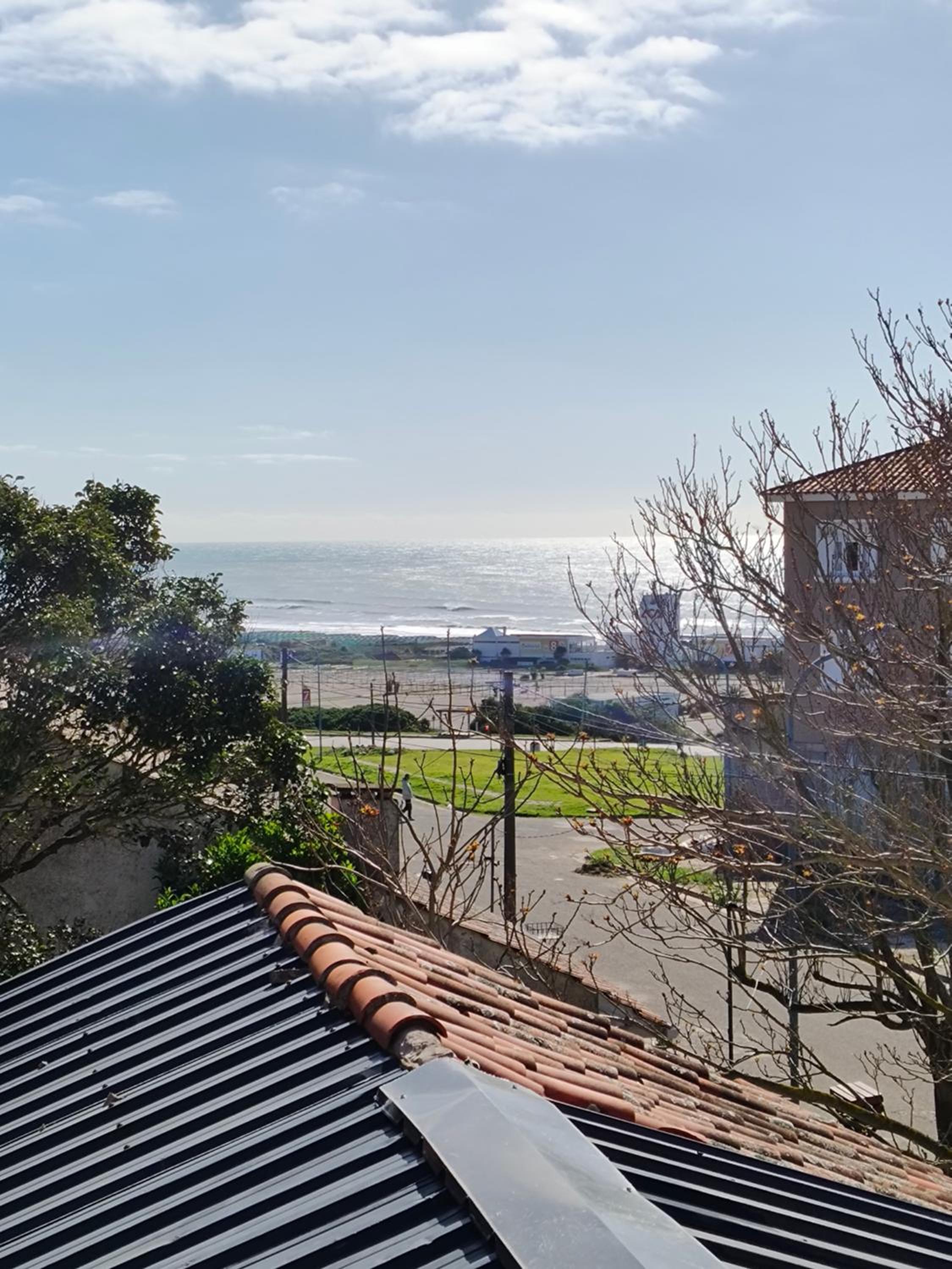 Vista al mar, parrilla y garage!