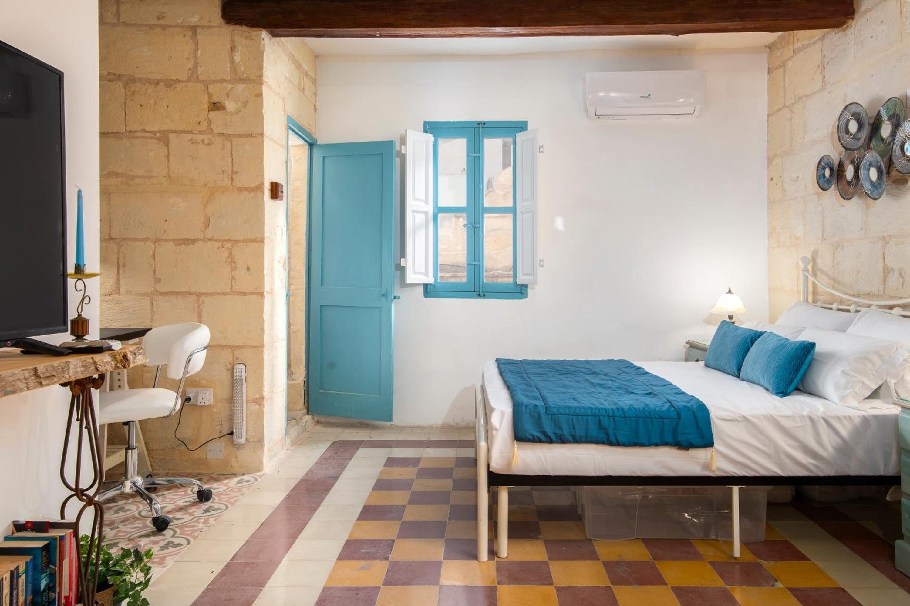 Traditional Maltese Townhouse - Close to Sea view 3