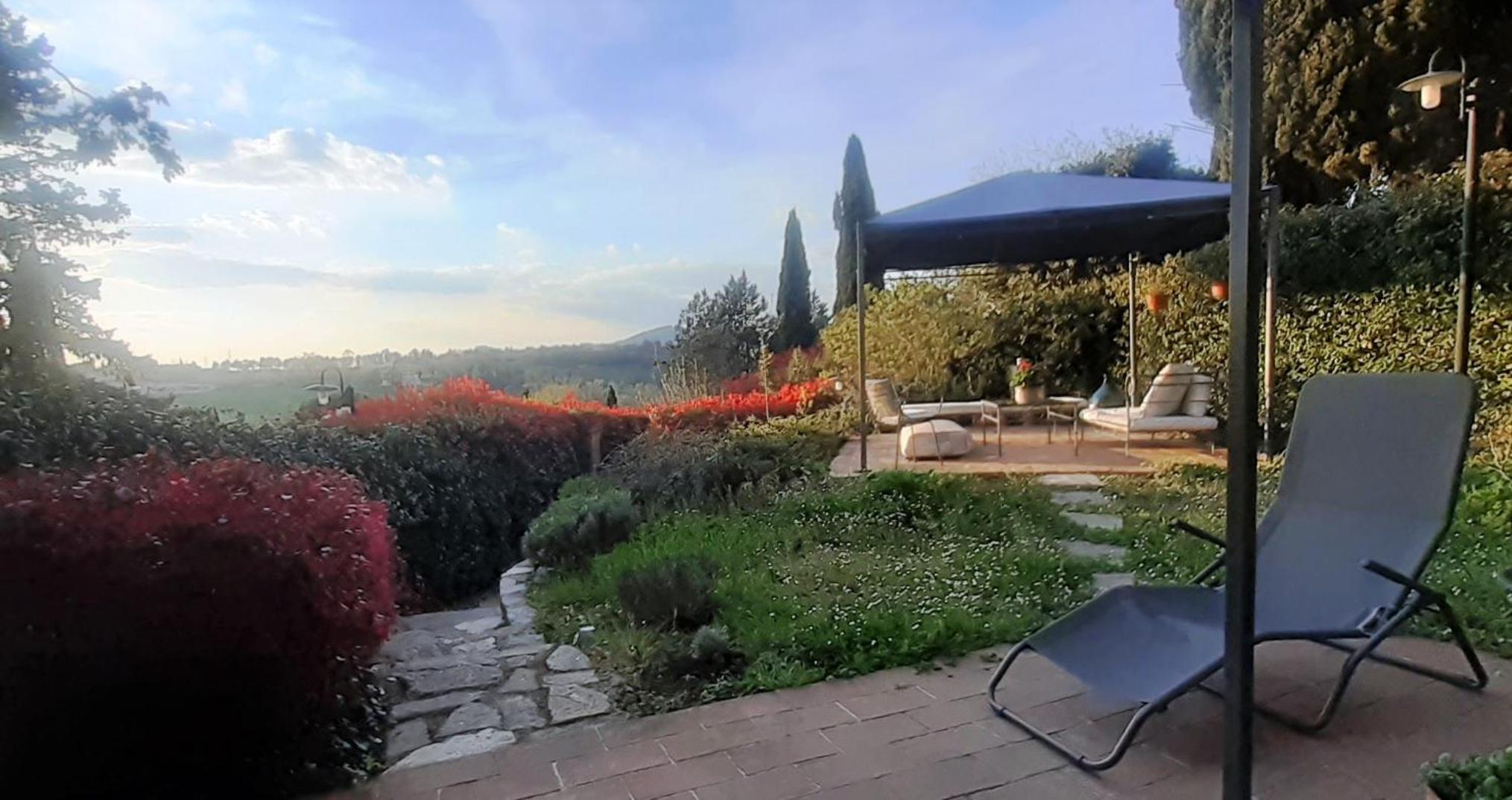 Bilocale in strada Vestricciano Genna con giardino privato view 2