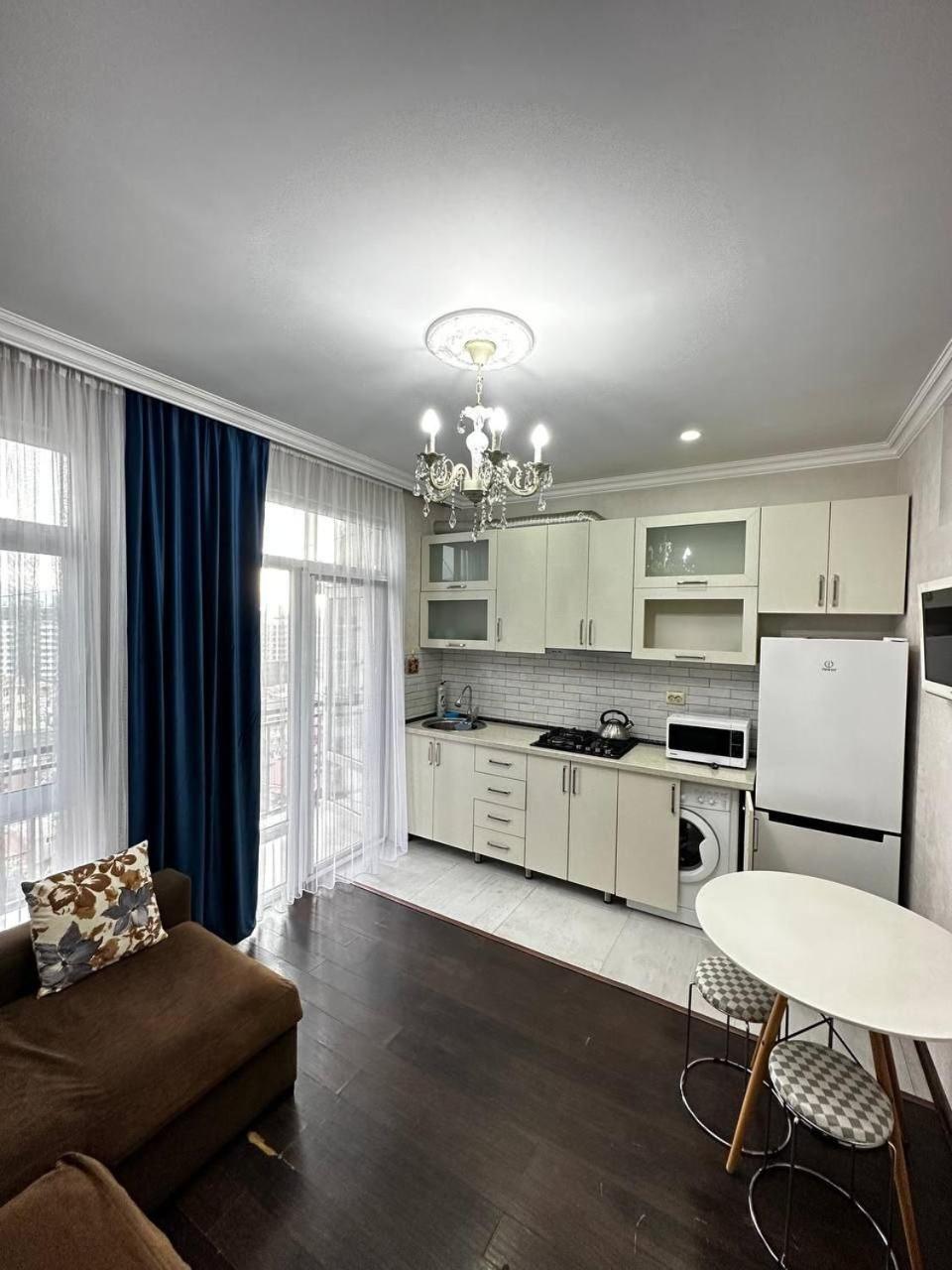 APARTMENTS 25
