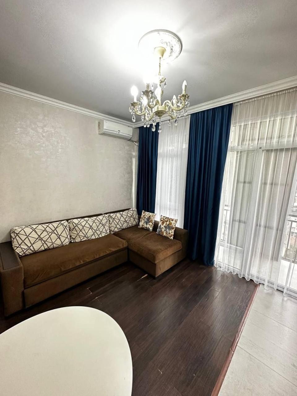 APARTMENTS 25