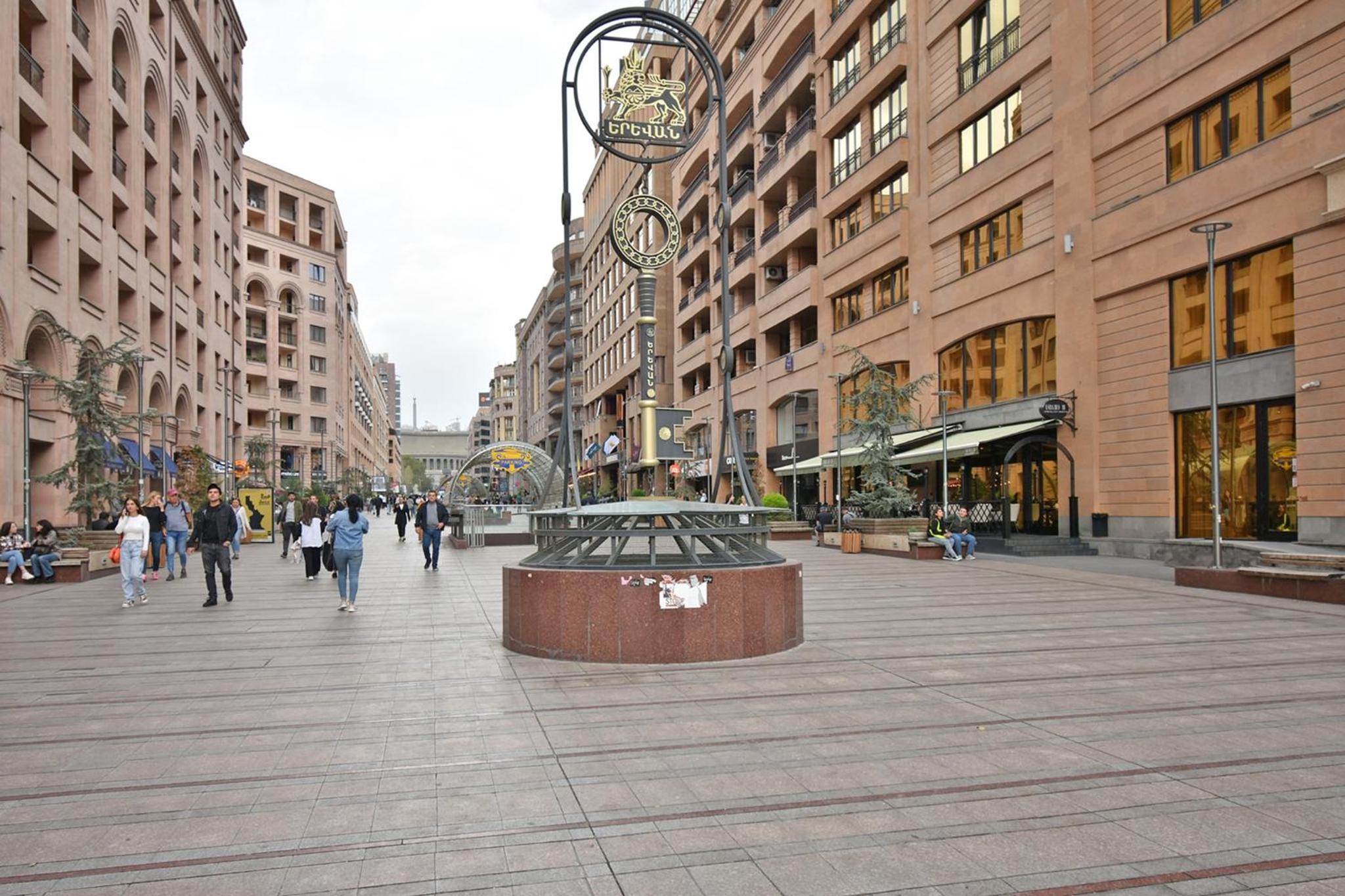 Nice and cozy apartment near Republic square