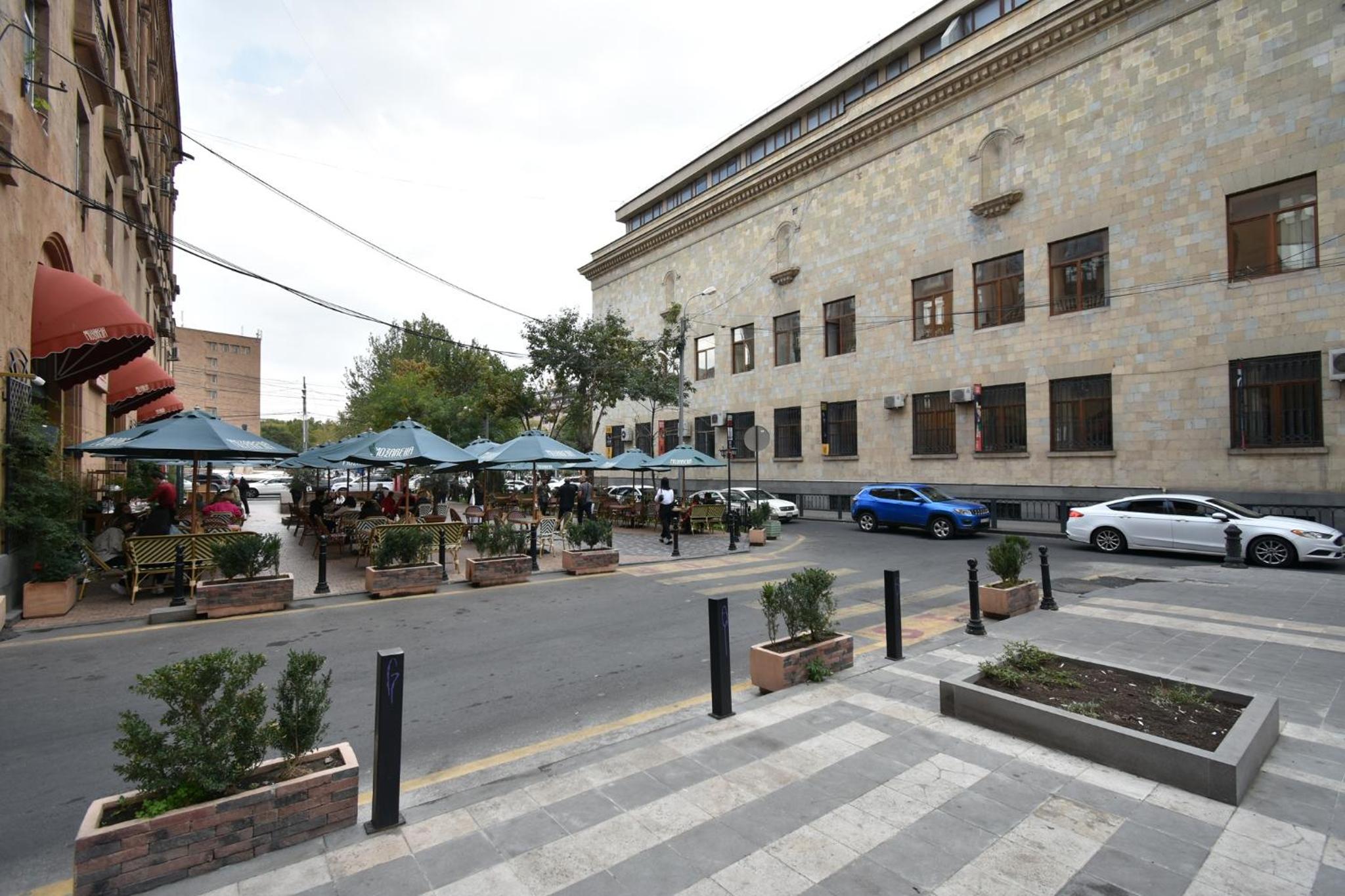 Nice and cozy apartment near Republic square