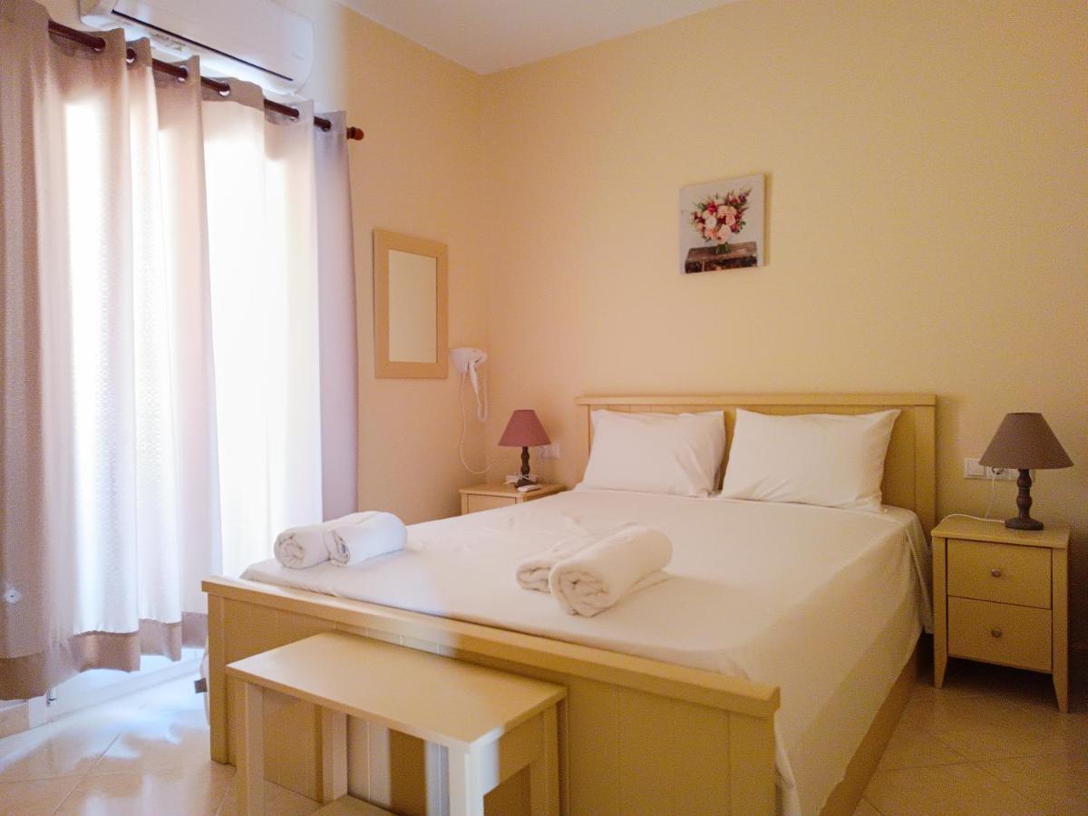 Agia Anna - Spacious 80m² Sea View Apartment - 50m from Beach photo 3