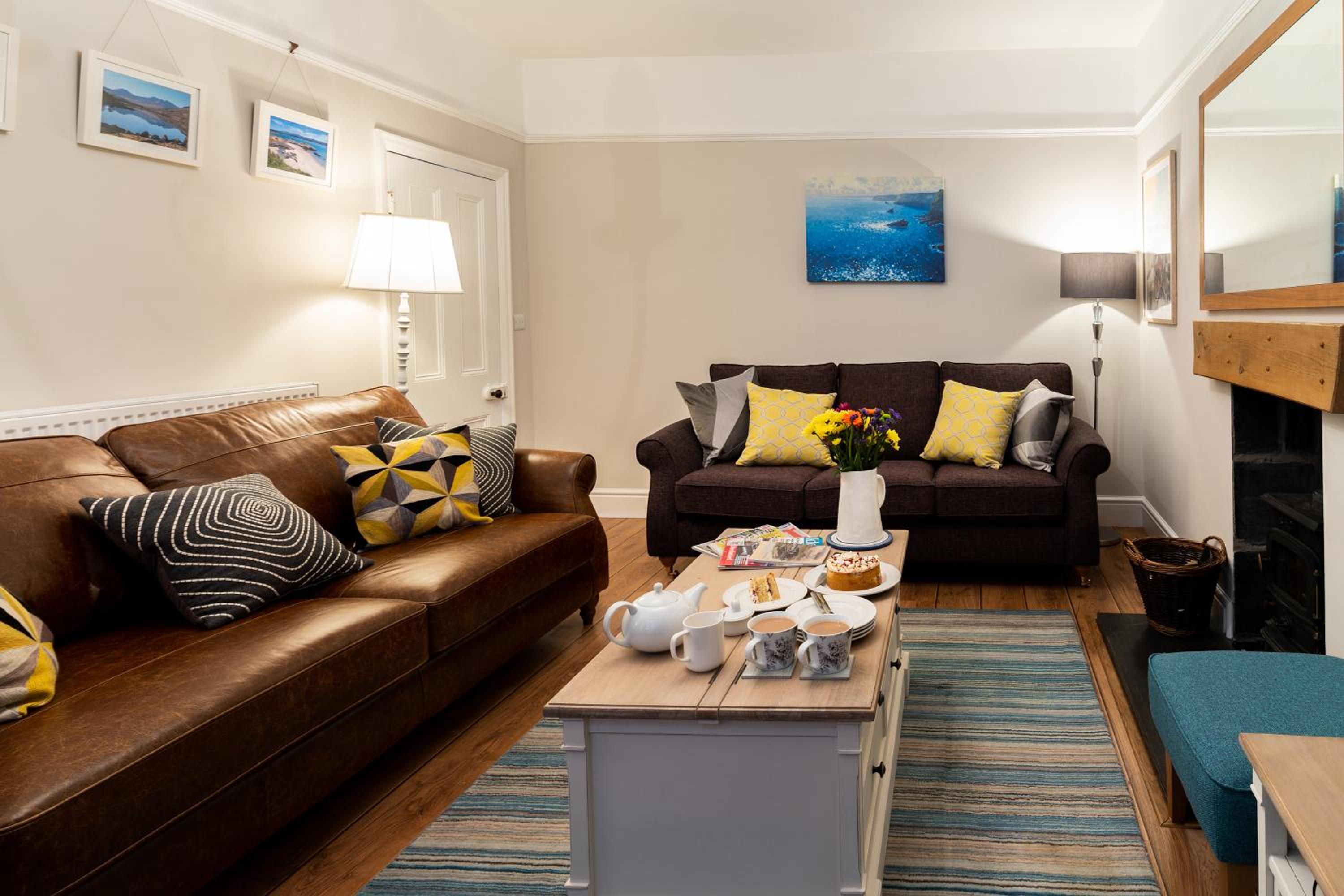 Bryn Gwyn & Tegfryn - Pair of 4 Bedroom Cottages - Sea & Mountain Views Borth y Gest view 3