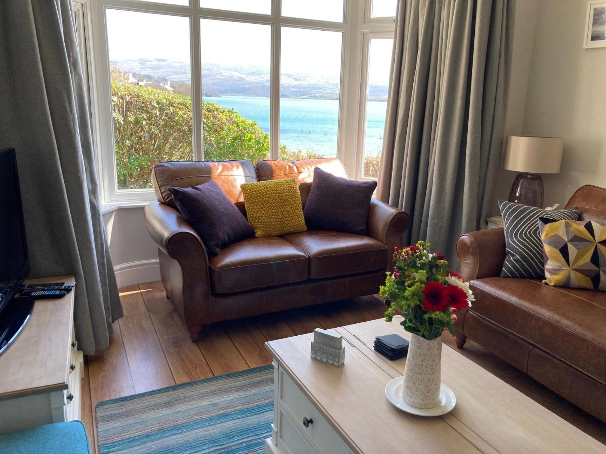 Bryn Gwyn & Tegfryn - Pair of 4 Bedroom Cottages - Sea & Mountain Views Borth y Gest view 2