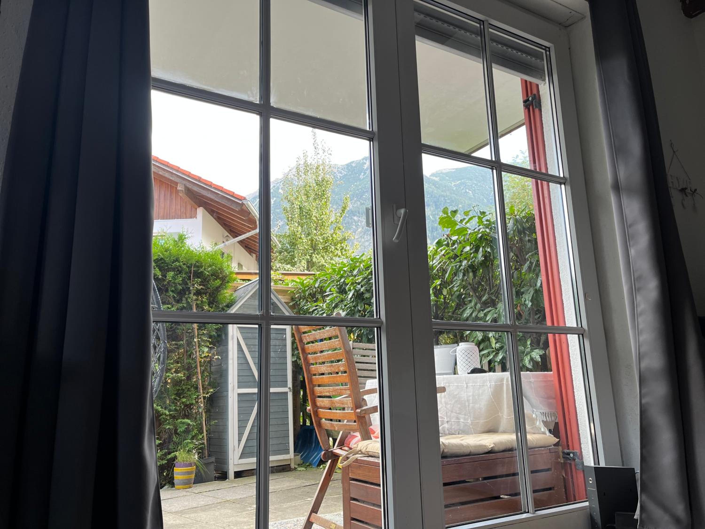 Happy Trails, Cosy One Room Garten Apartment - Property Image 8