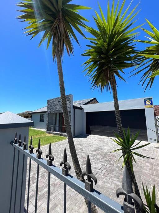 Family Holiday Home Rental in Port Elizabeth view 3