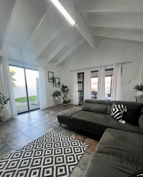 Family Holiday Home Rental in Port Elizabeth view 5