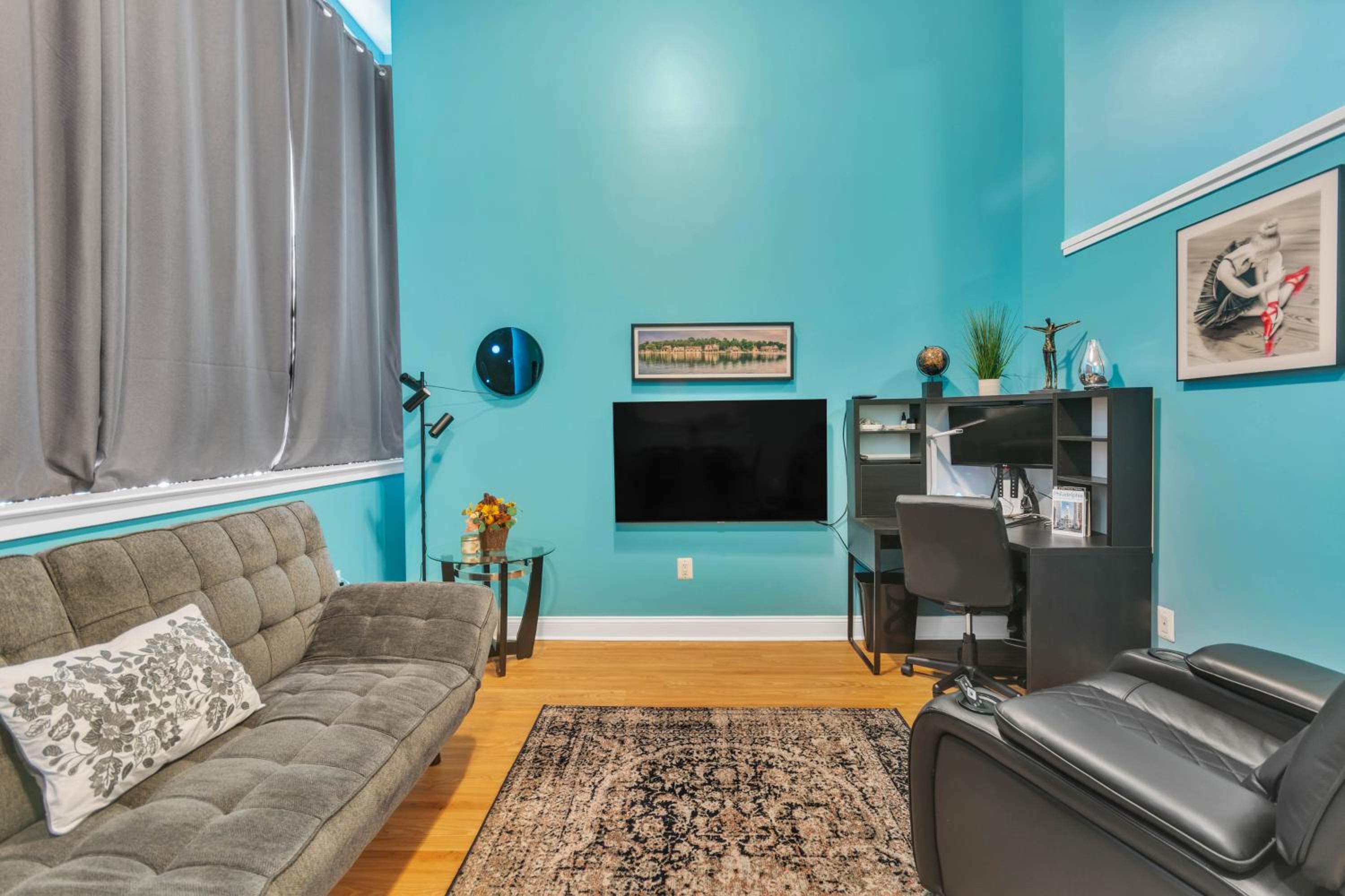 Broad Street Apartment view 5
