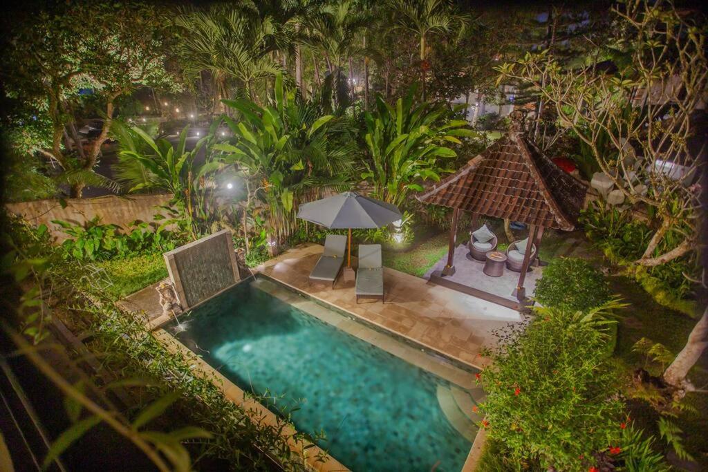 Huge Villa w/ Pool and Spectacular Rooftop Patio! view 5