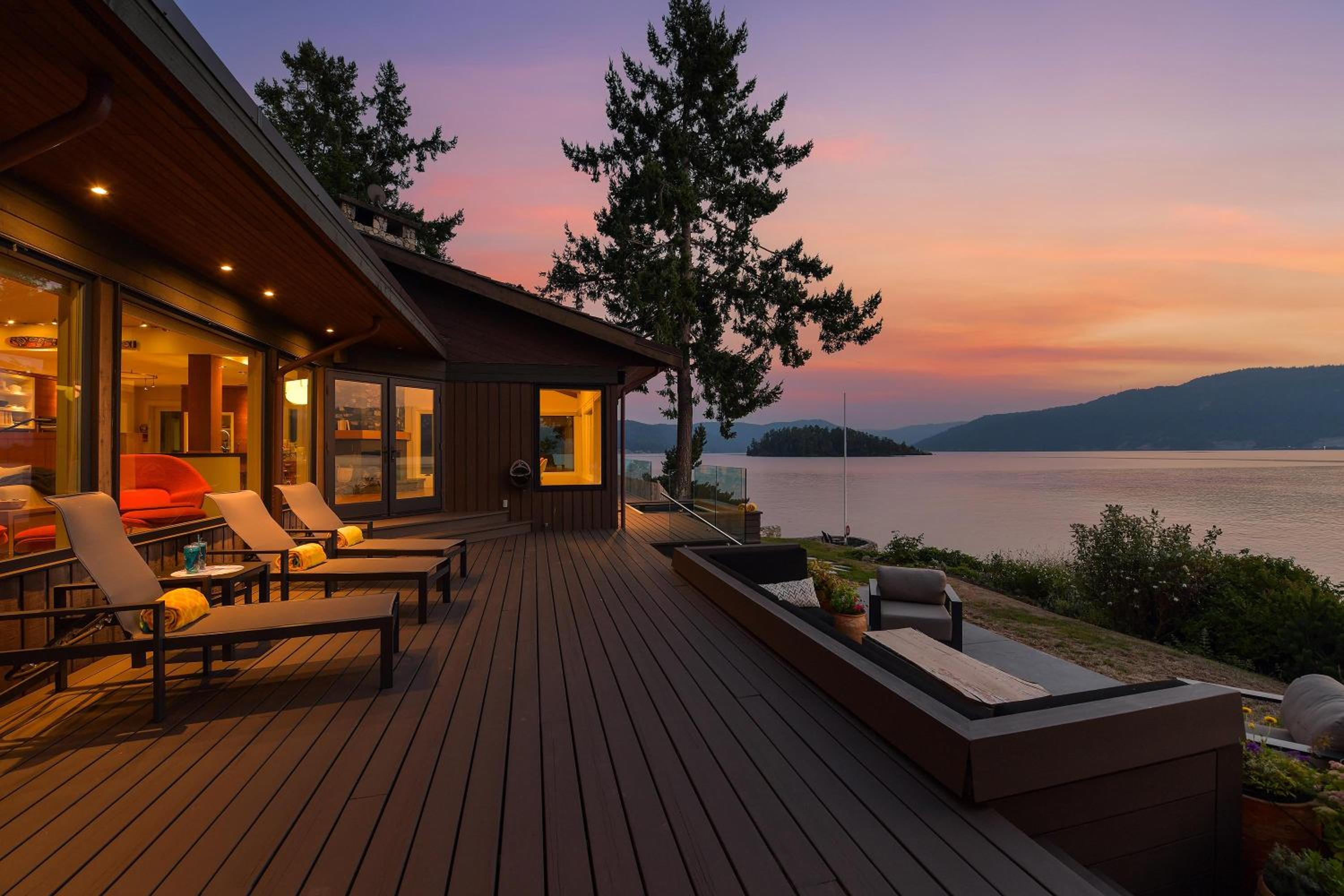 Island Luxury Oceanside Estate by EMR Vacation Rentals