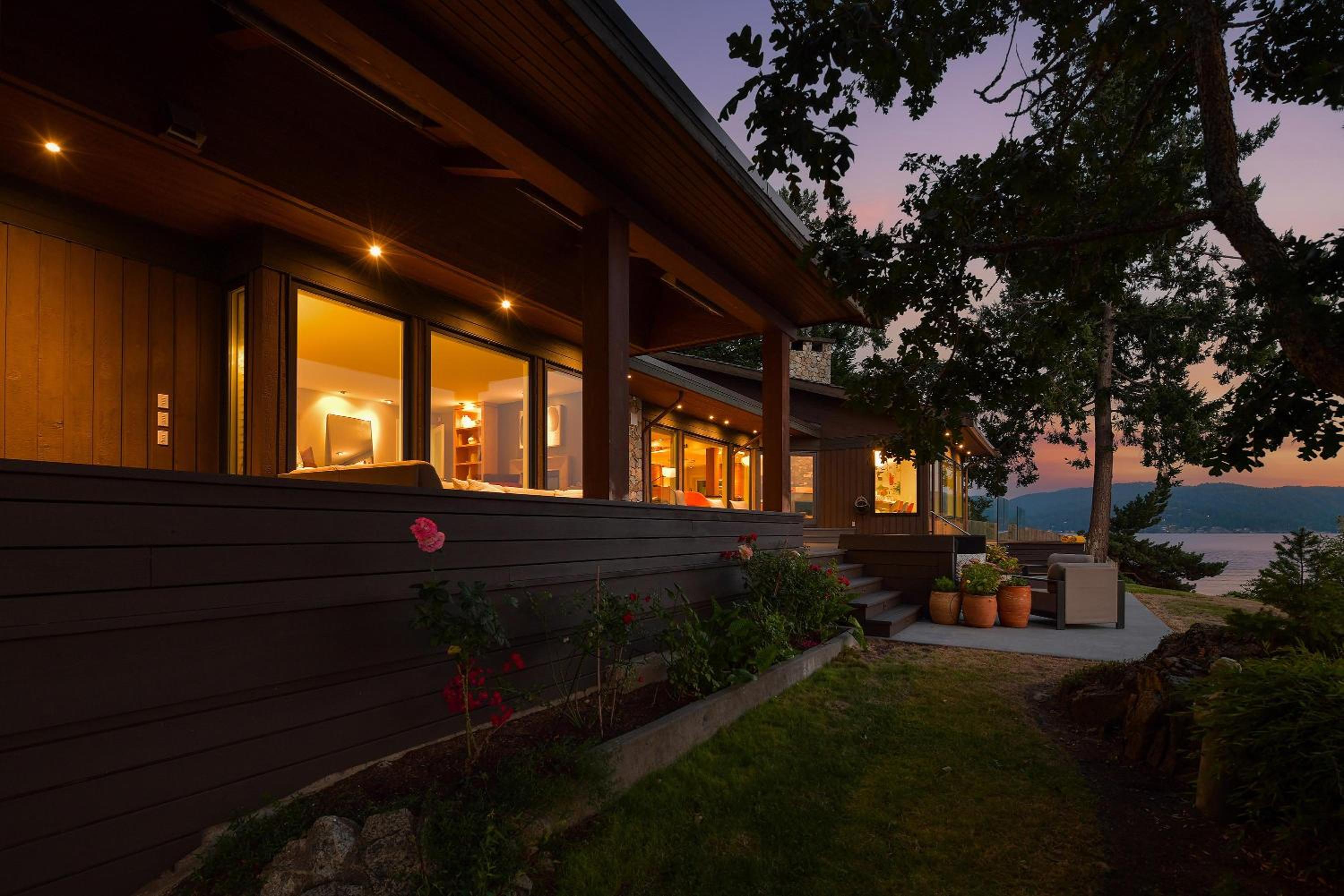 Island Luxury Oceanside Estate by EMR Vacation Rentals