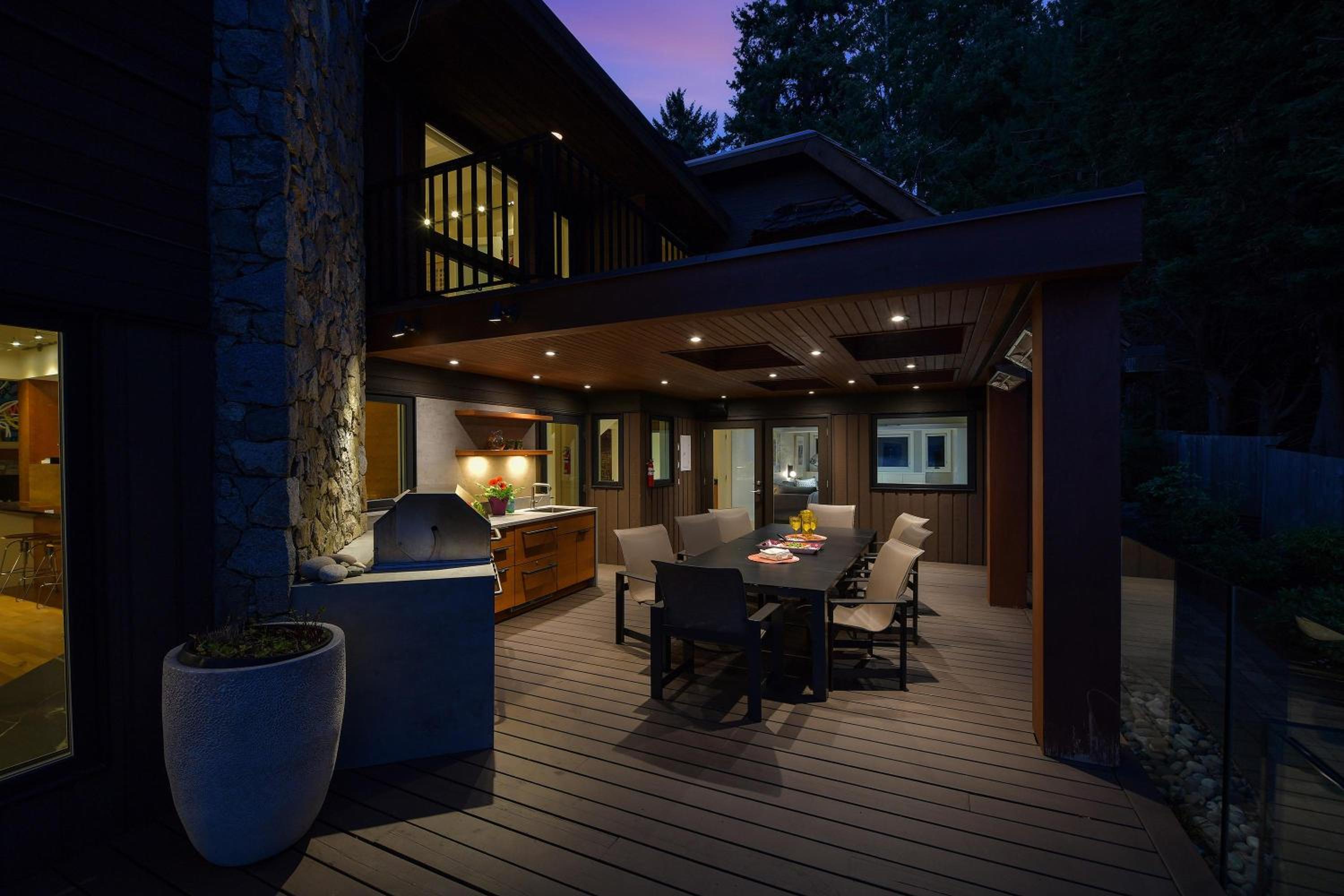 Island Luxury Oceanside Estate by EMR Vacation Rentals