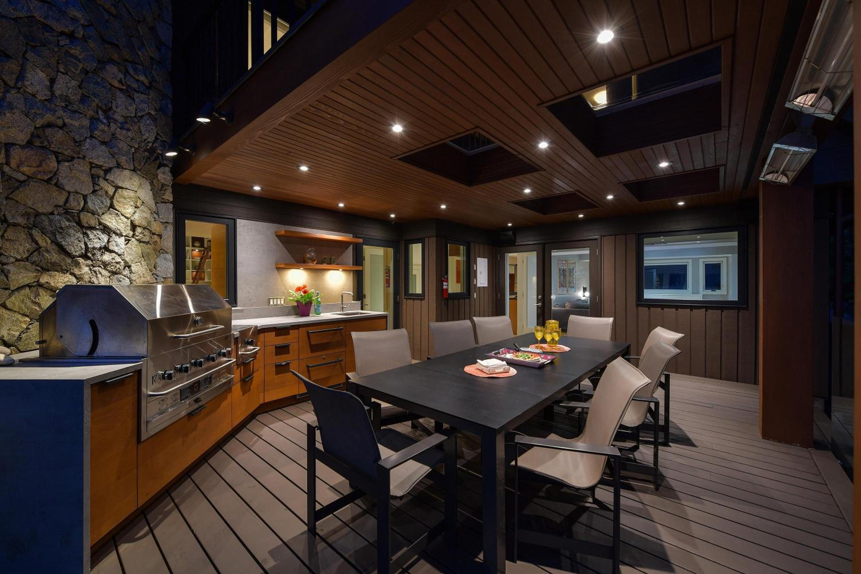 Island Luxury Oceanside Estate by EMR Vacation Rentals