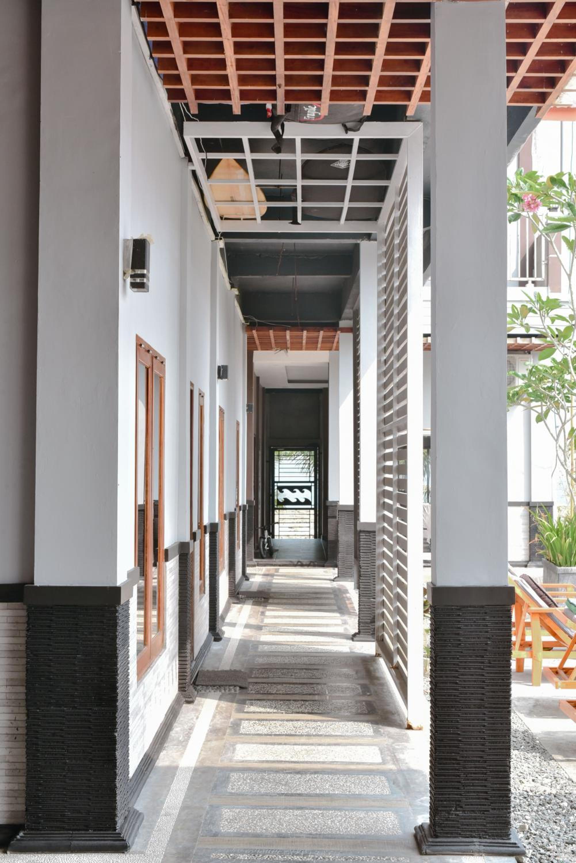 Oseda Nias Surf House