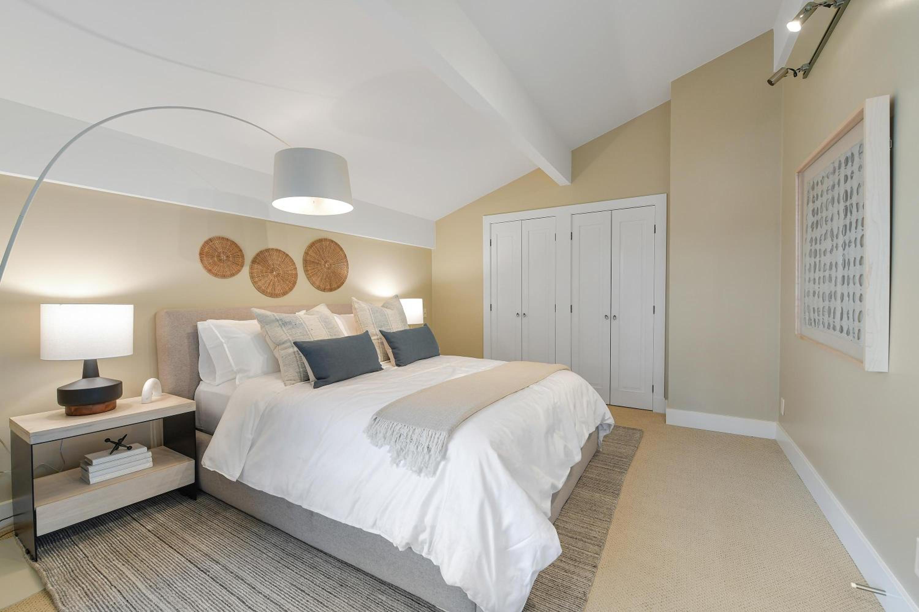 Island Luxury Oceanside Estate by EMR Vacation Rentals