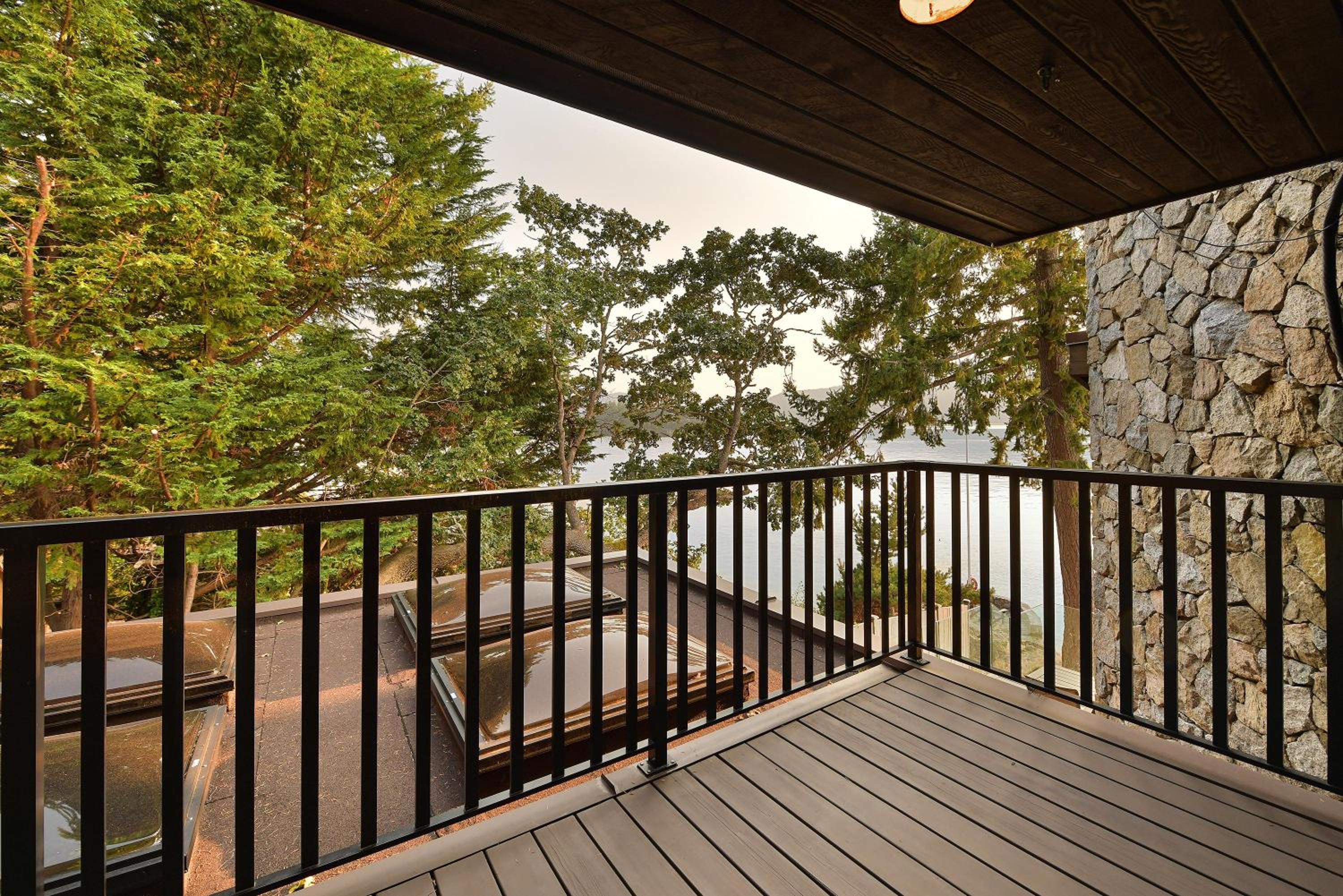 Island Luxury Oceanside Estate by EMR Vacation Rentals