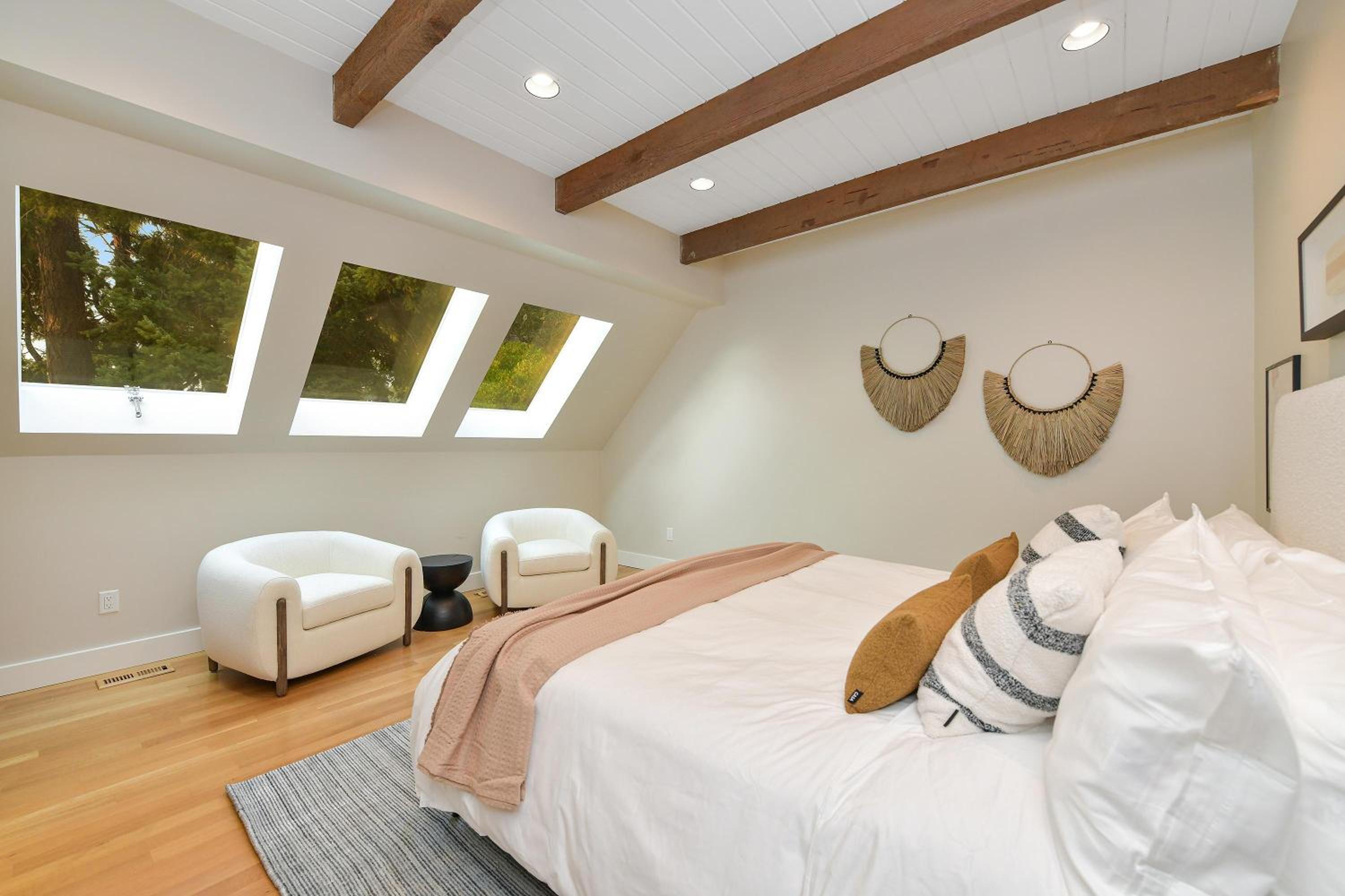 Island Luxury Oceanside Estate by EMR Vacation Rentals