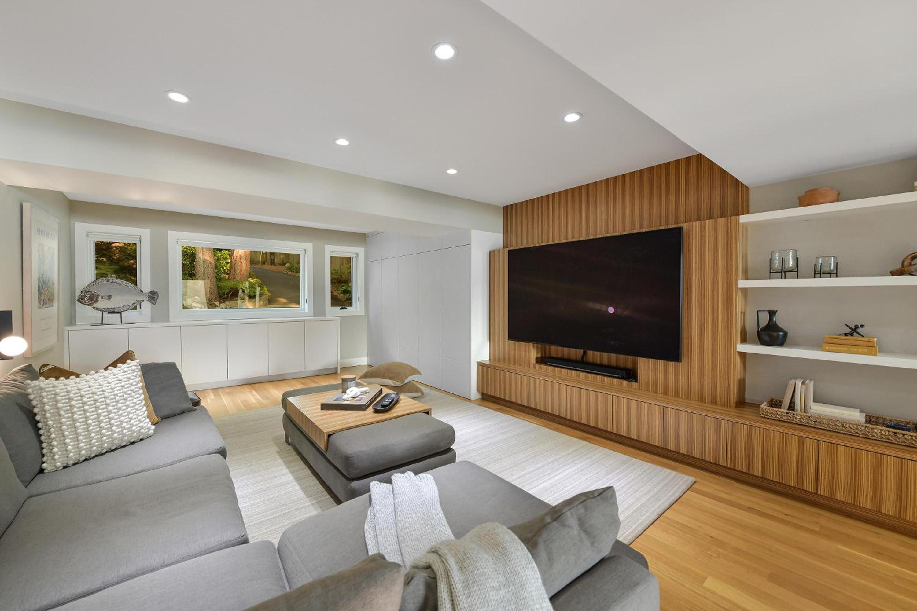 Island Luxury Oceanside Estate by EMR Vacation Rentals