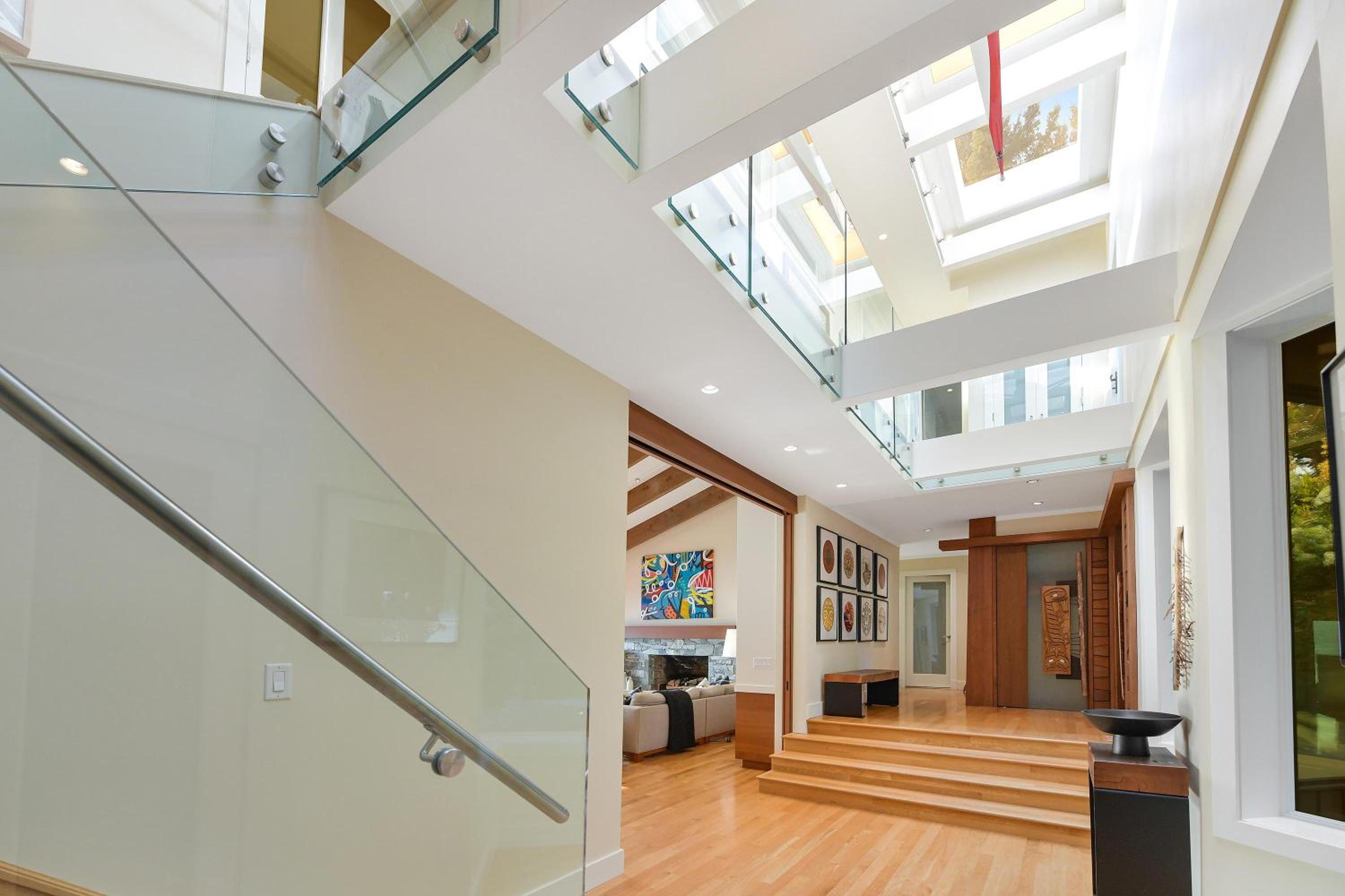 Island Luxury Oceanside Estate by EMR Vacation Rentals