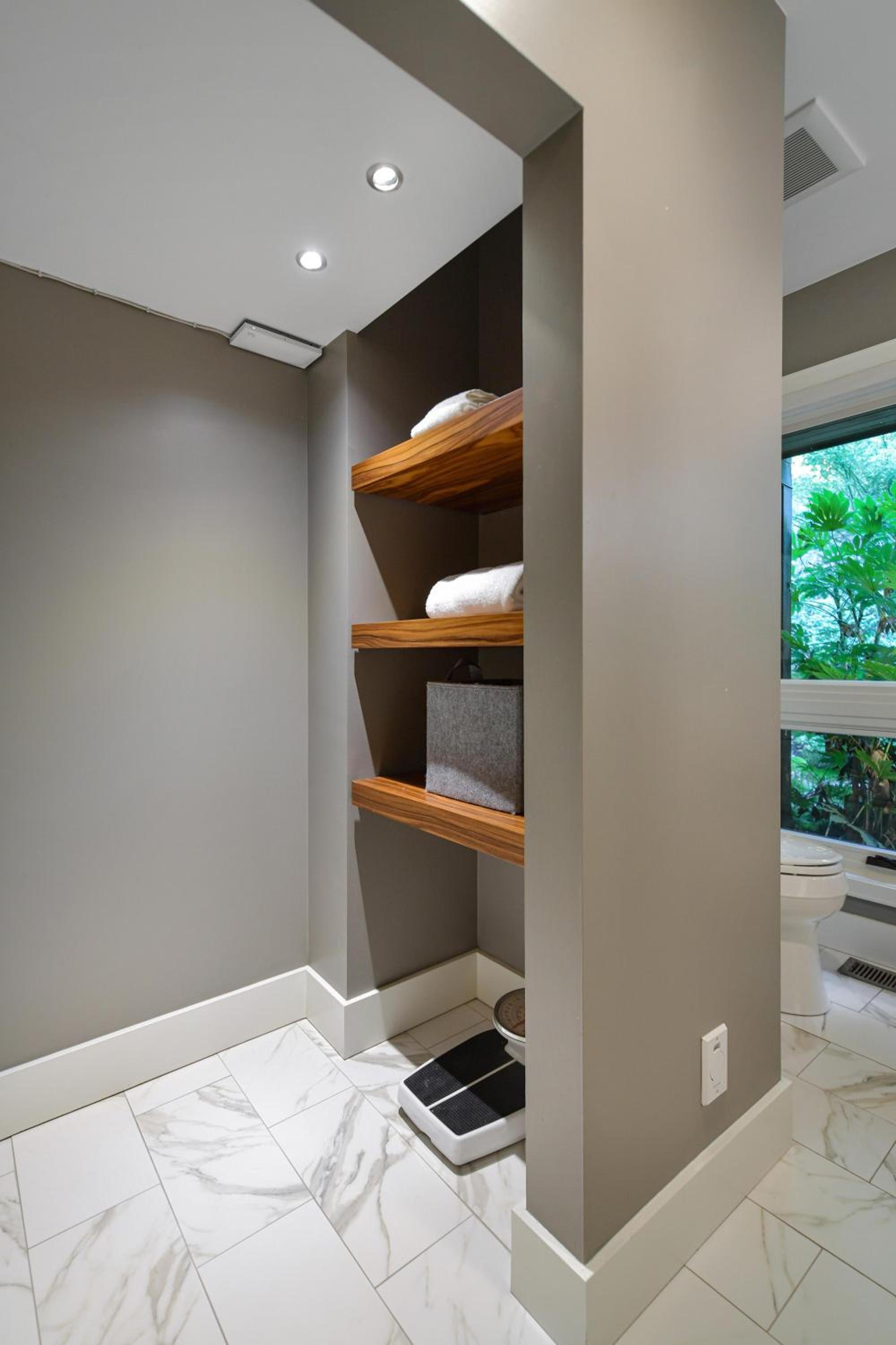 Island Luxury Oceanside Estate by EMR Vacation Rentals