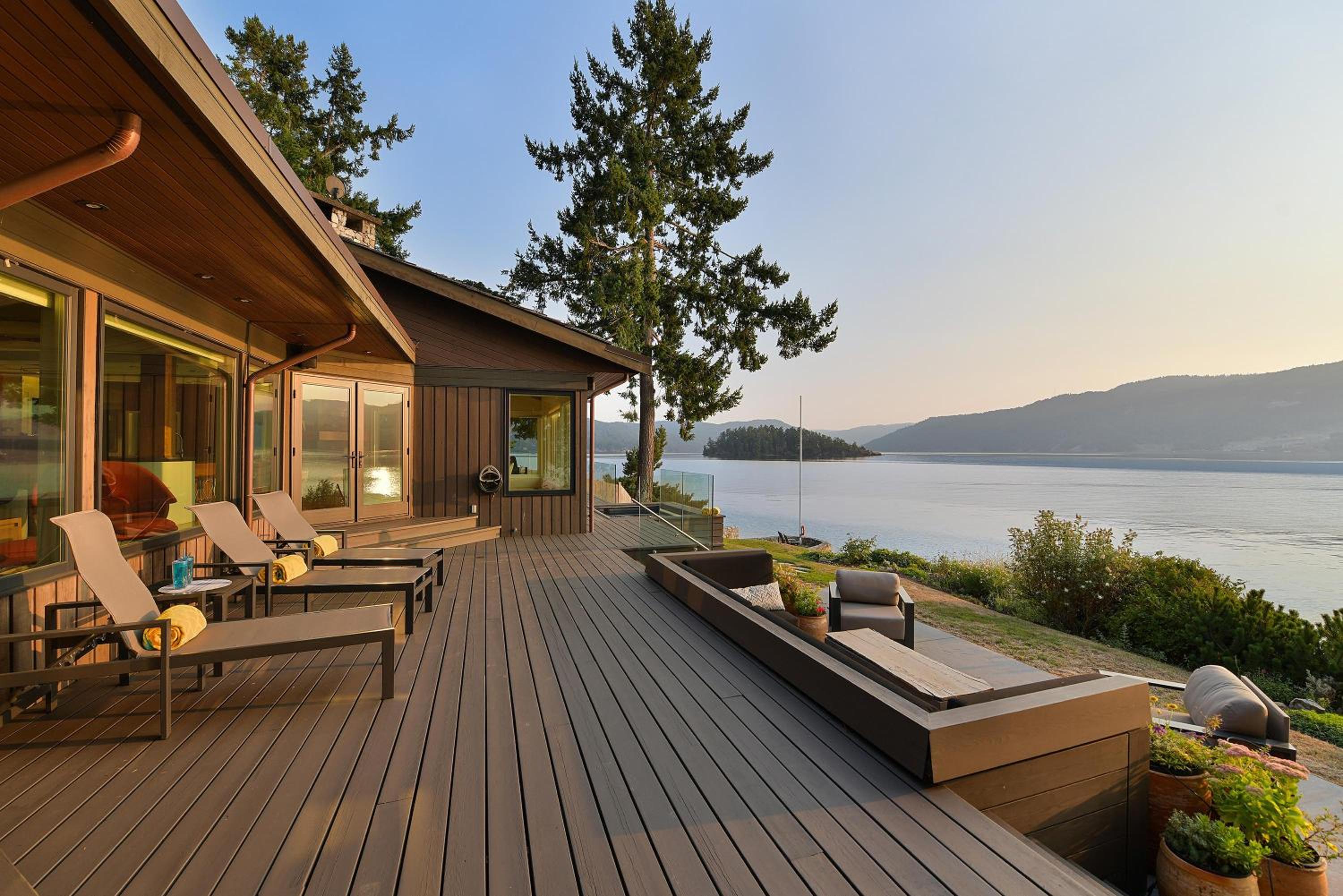 Island Luxury Oceanside Estate by EMR Vacation Rentals