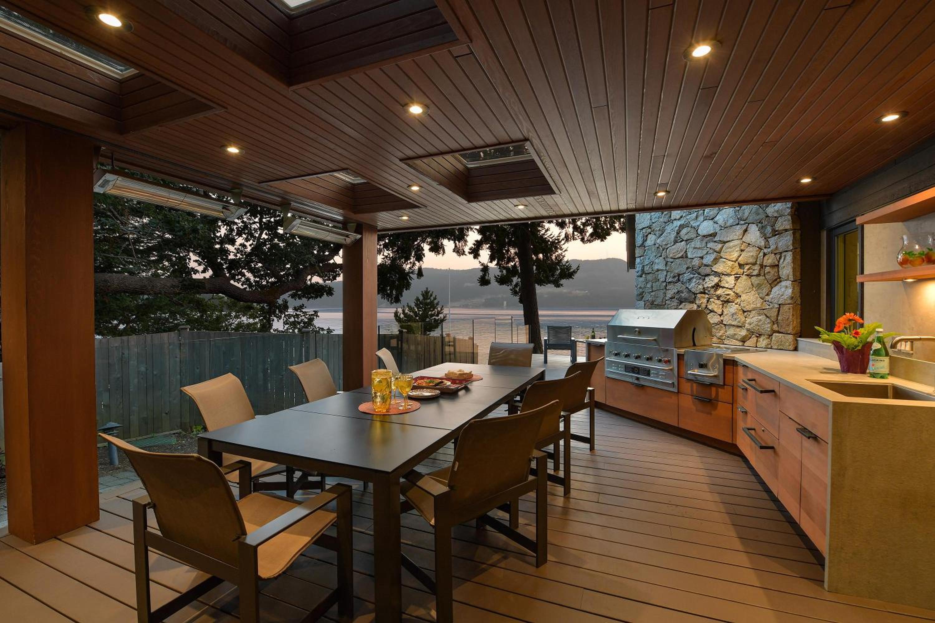 Island Luxury Oceanside Estate by EMR Vacation Rentals